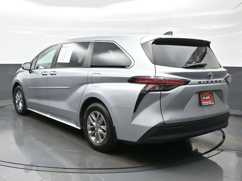 Used 2021 Toyota Sienna XLE Van
