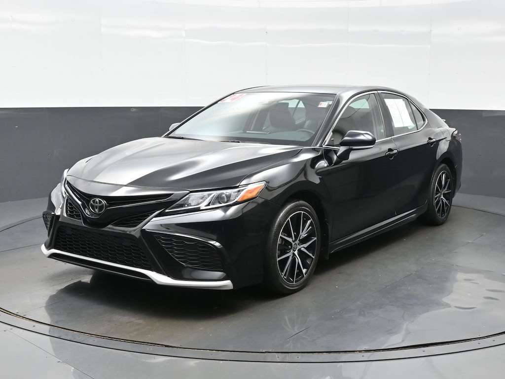 Used 2024 Toyota Camry SE Sedan