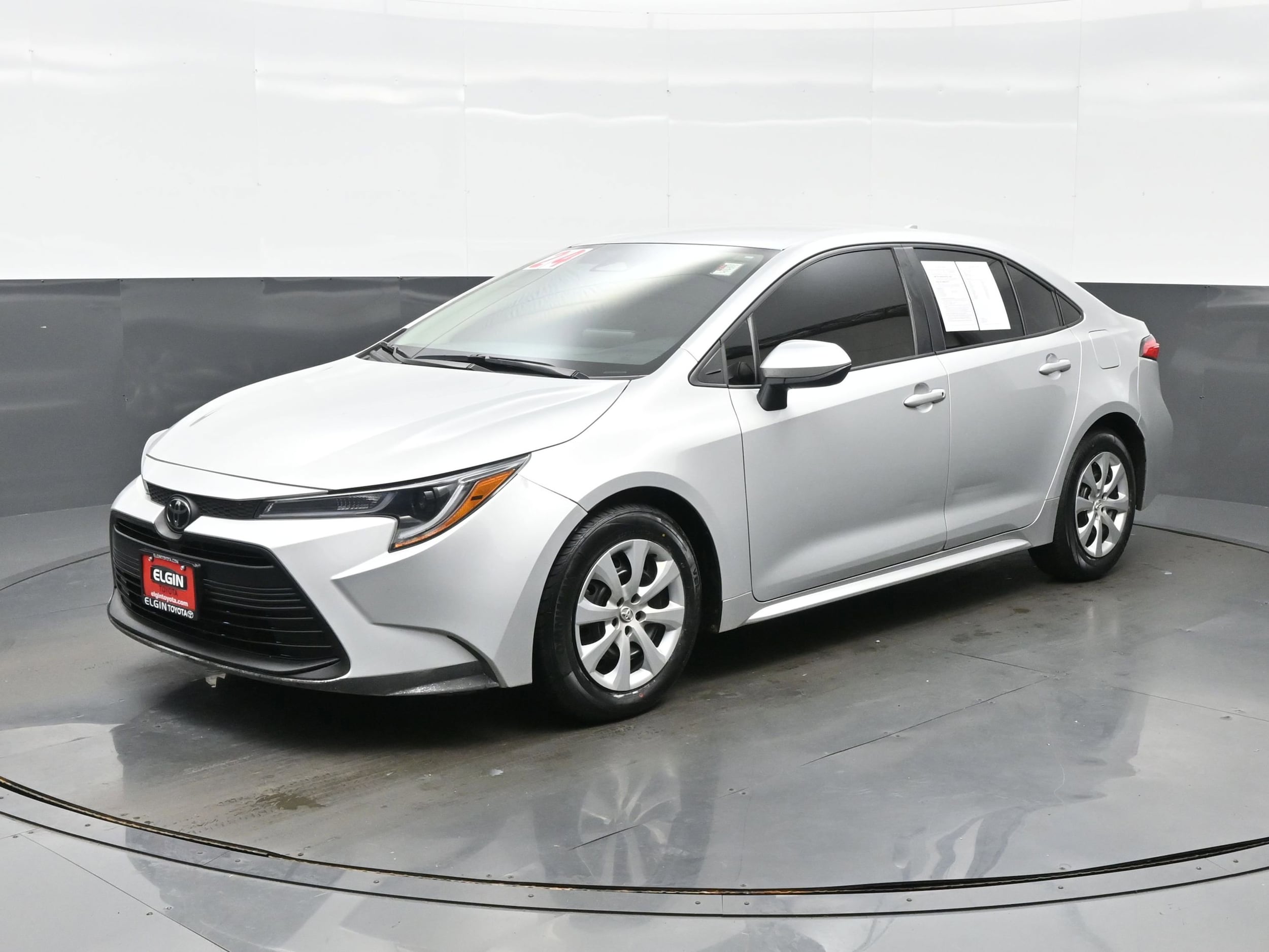 Used 2024 Toyota Corolla LE with VIN 5YFB4MDE3RP115592 for sale in Streamwood, IL