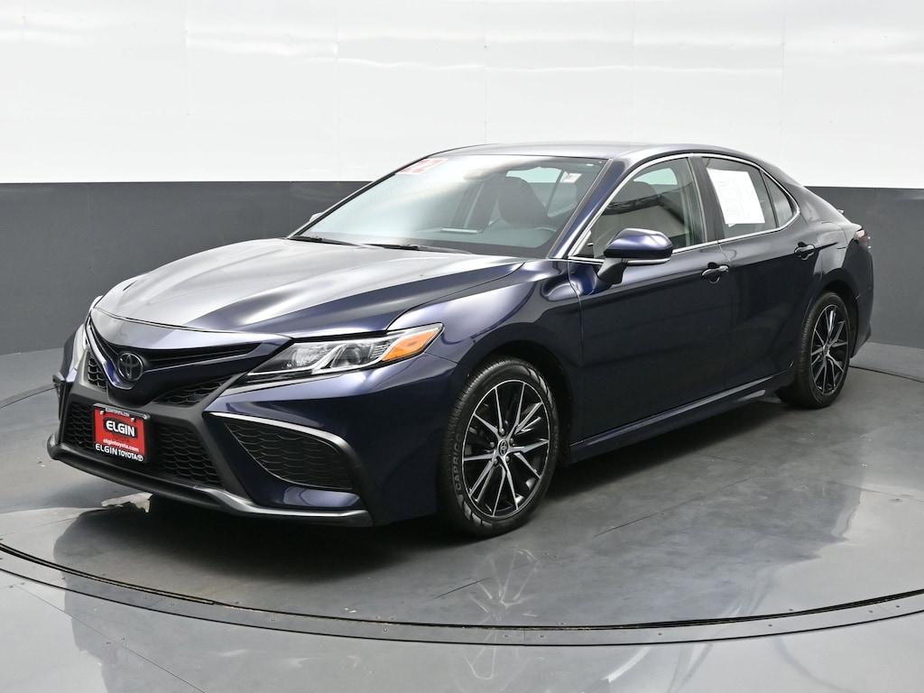 Used 2022 Toyota Camry SE Sedan