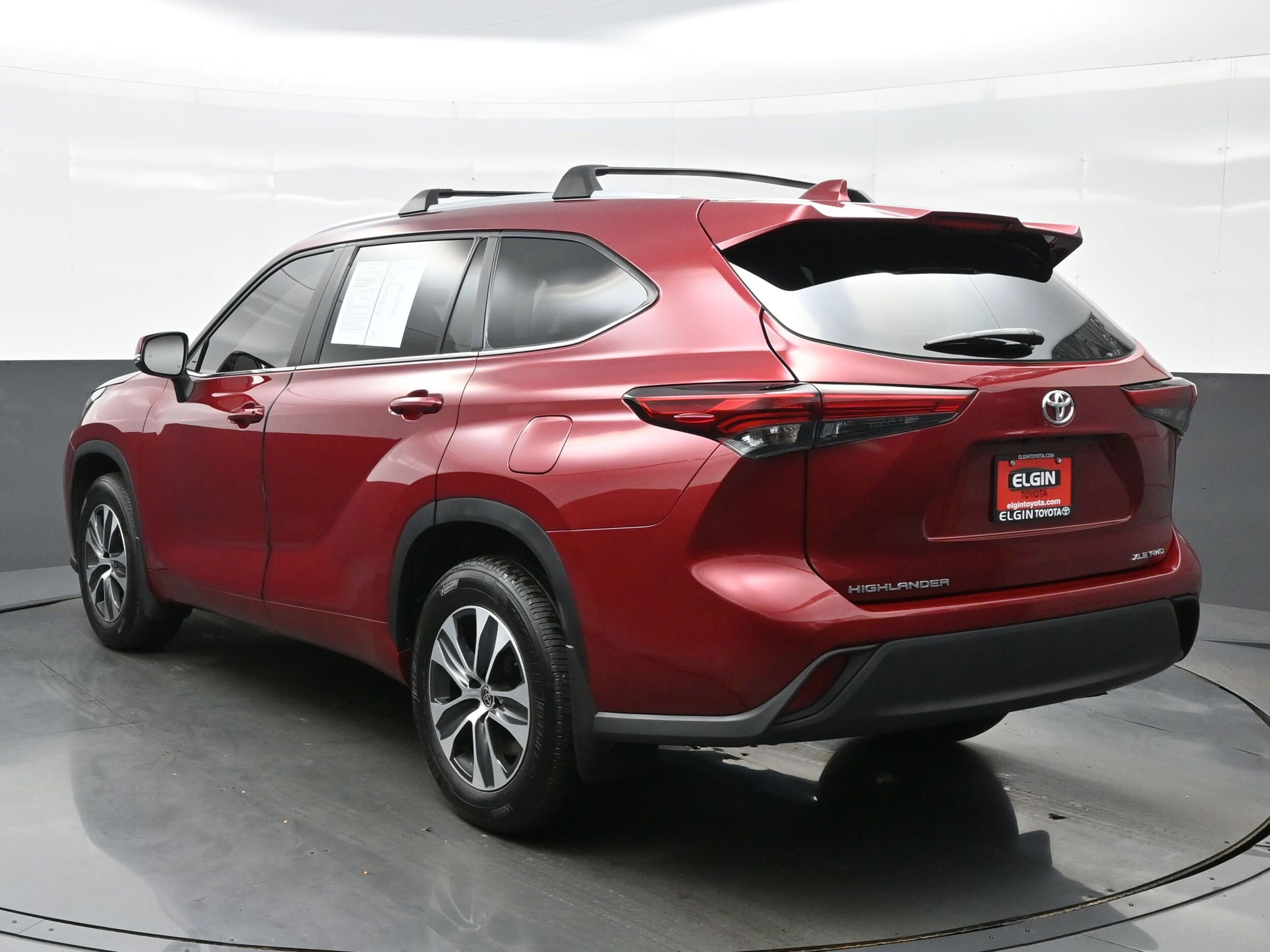 2023 Toyota Highlander XLE photo 4