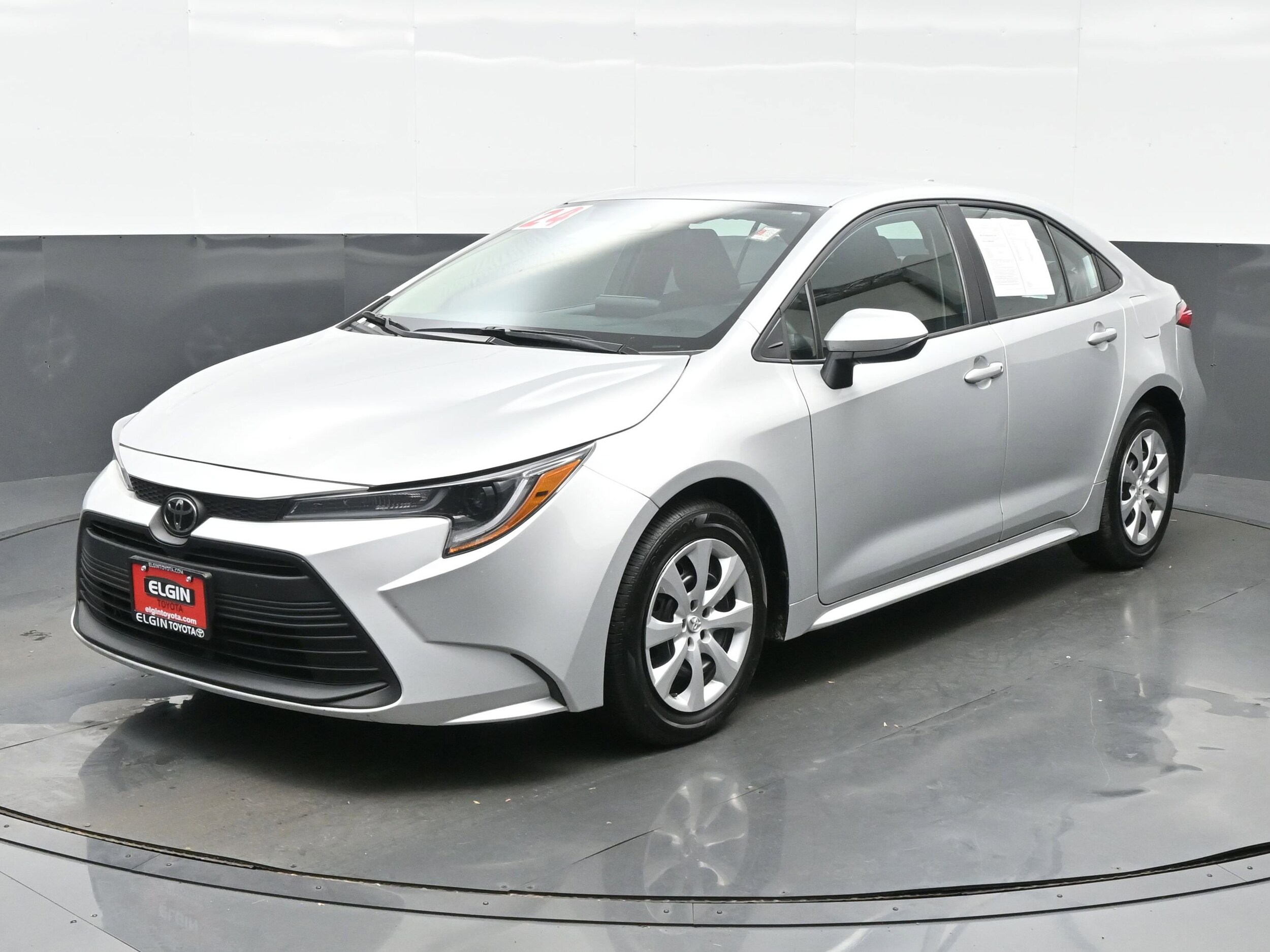 2024 Toyota Corolla LE photo 2