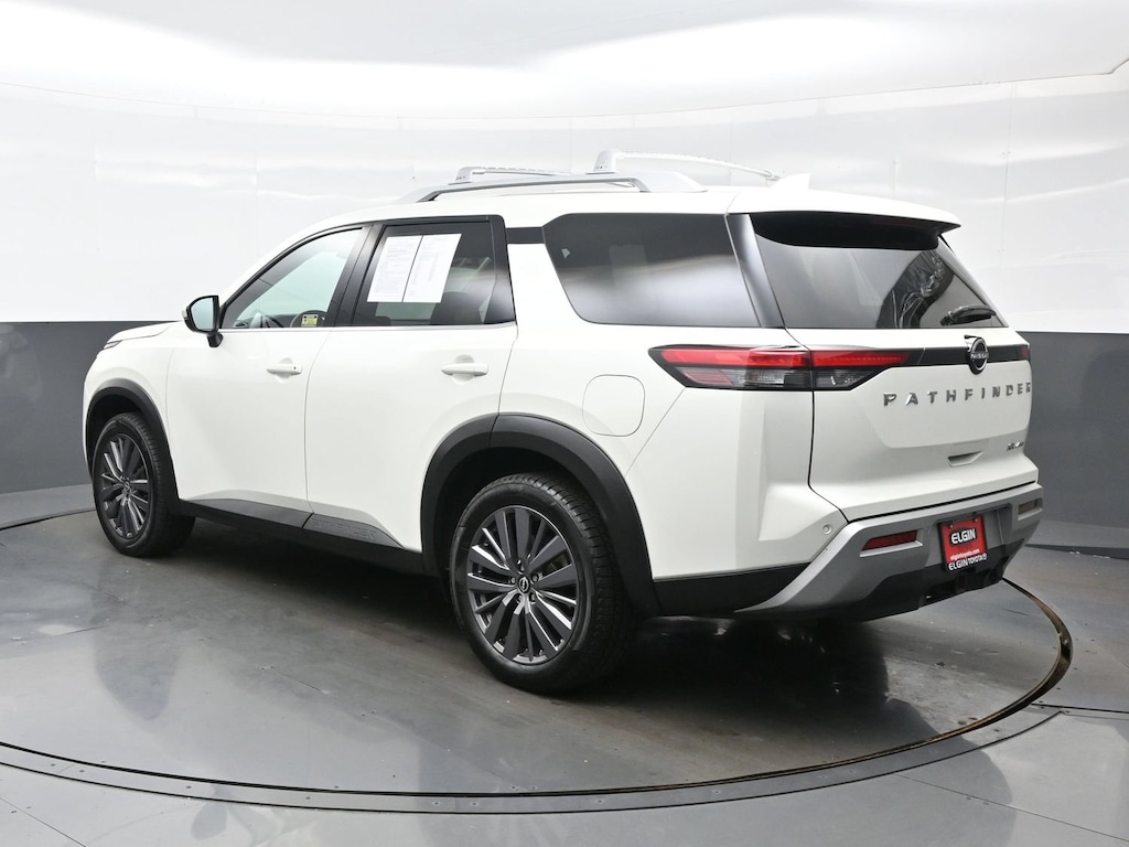 Used 2023 Nissan Pathfinder SL SUV