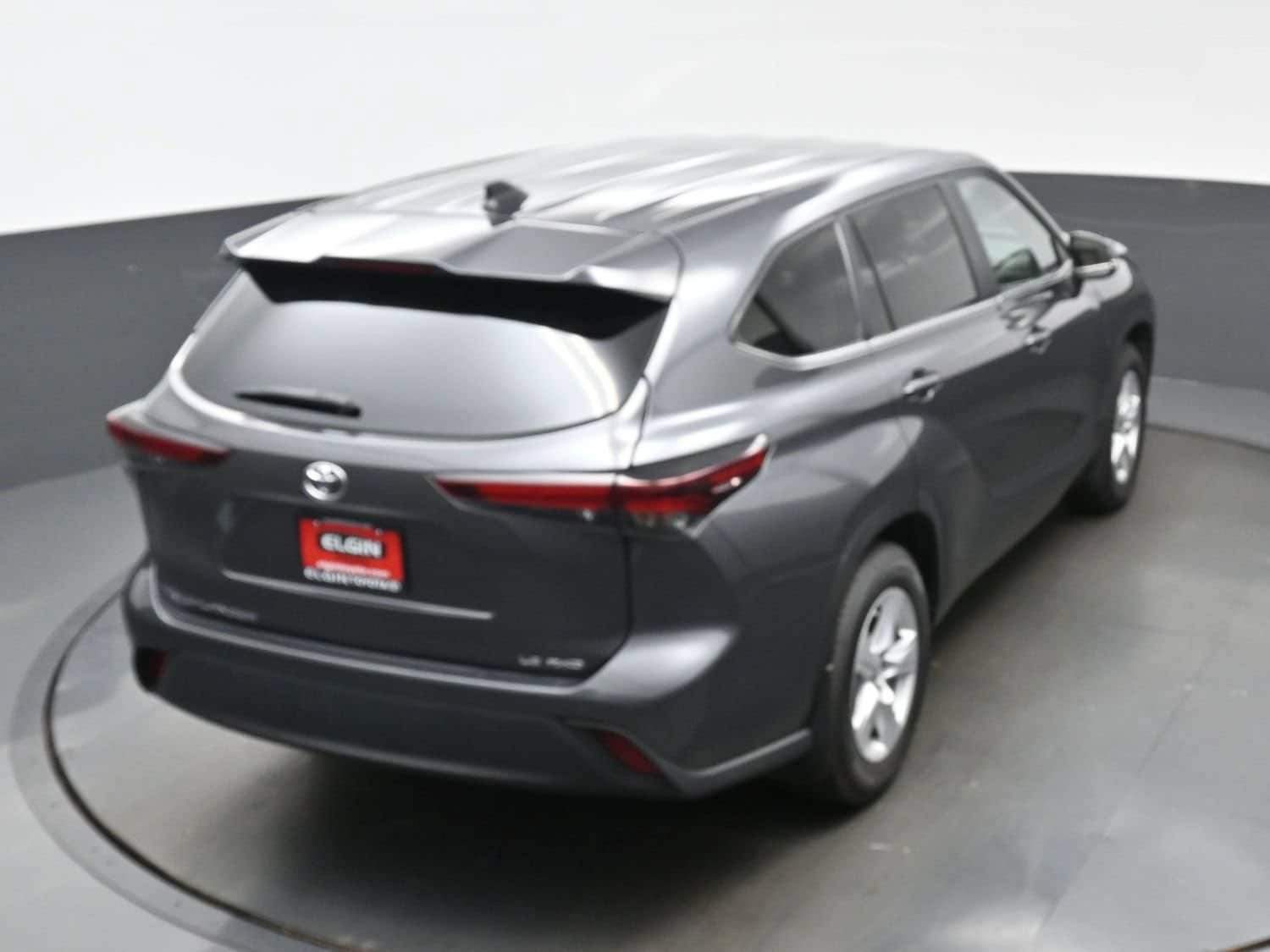 2024 Toyota Highlander LE - Photo 41