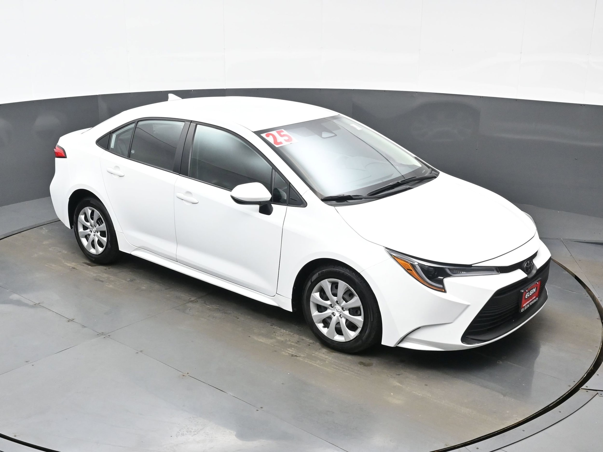 2025 Toyota Corolla LE - Photo 32