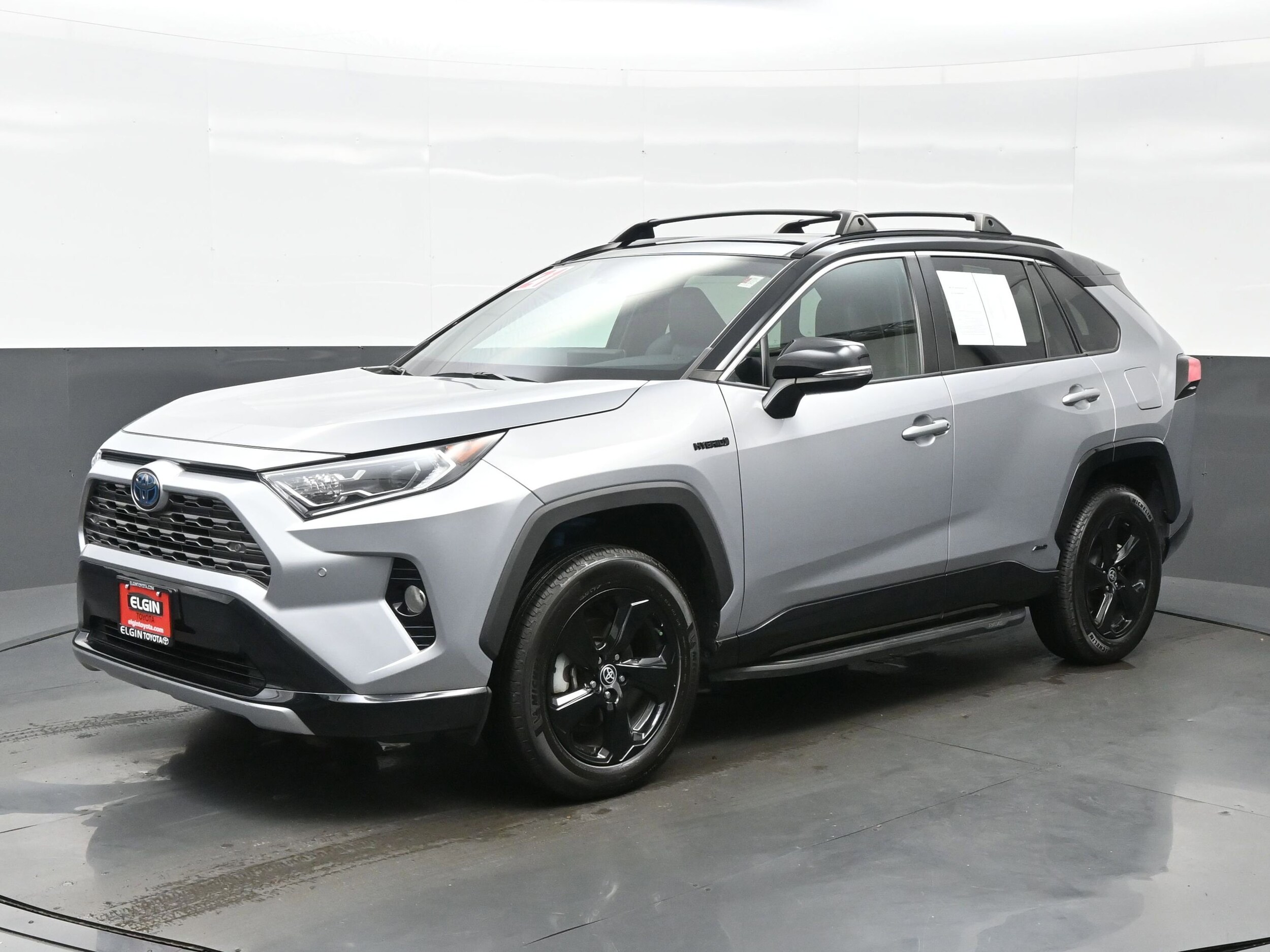 2021 Toyota RAV4 Hybrid XSE photo 2