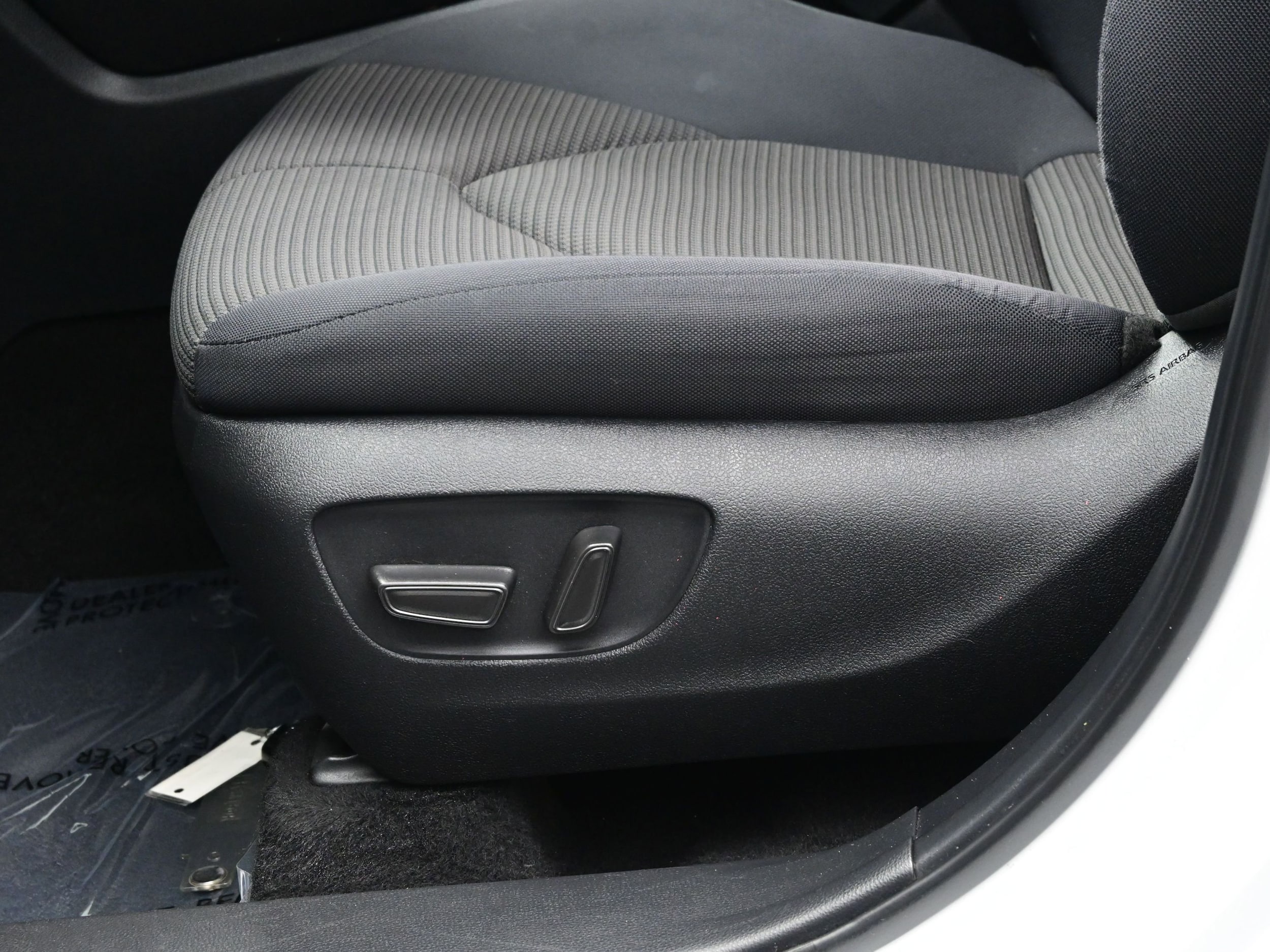 2024 Toyota Highlander LE - Photo 11
