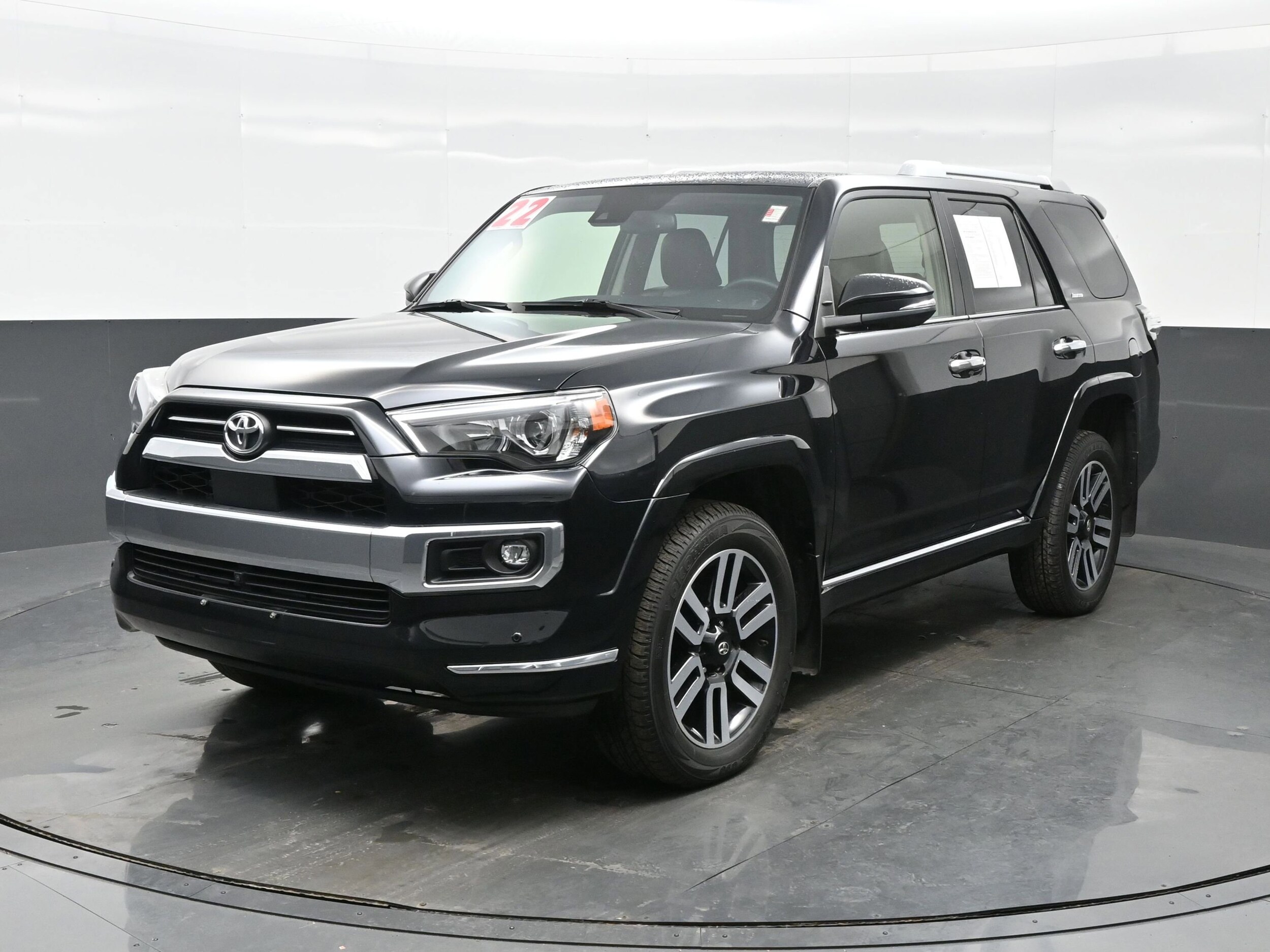 2022 Toyota 4Runner Limited photo 2
