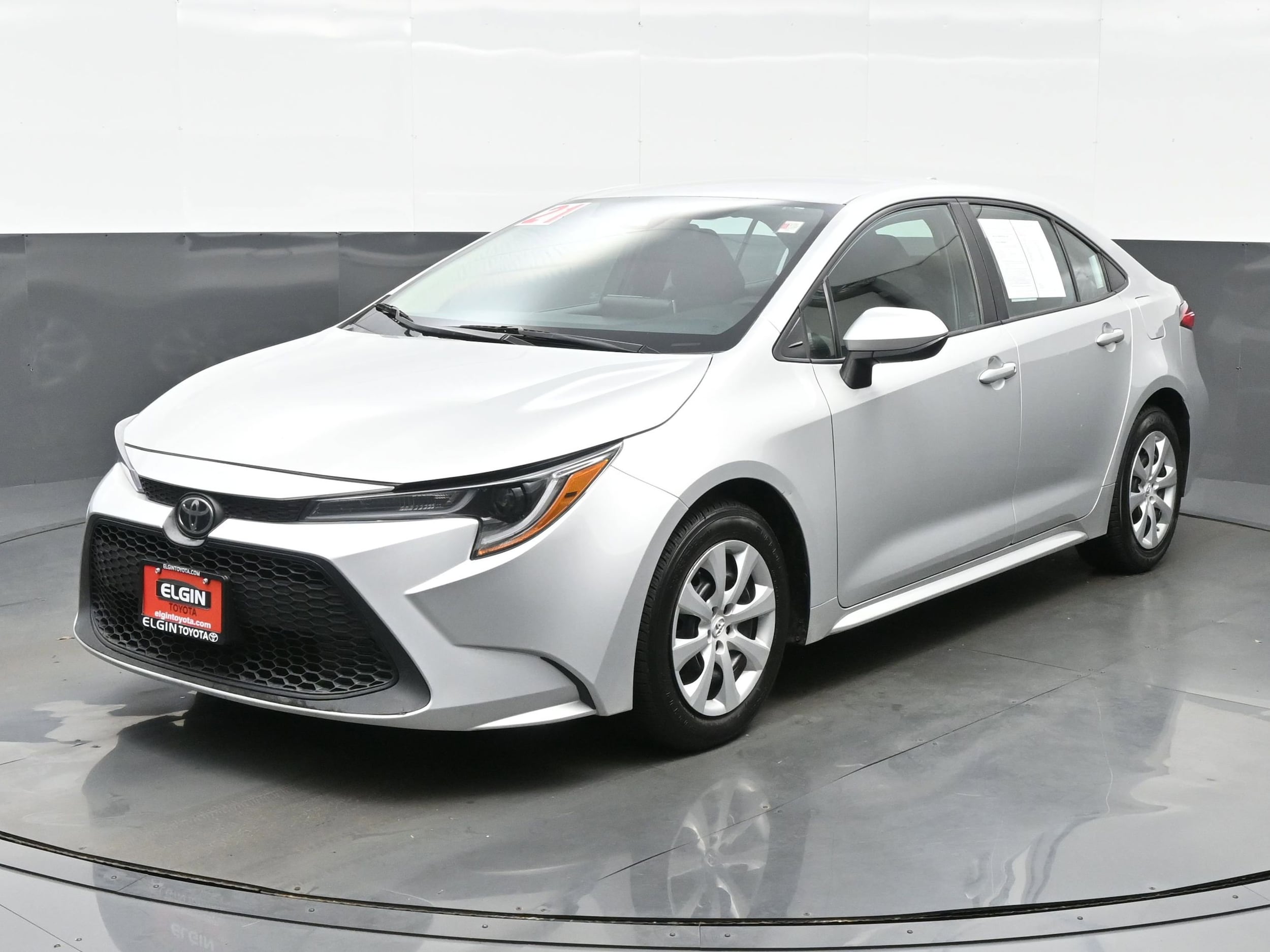 Used 2021 Toyota Corolla LE with VIN 5YFEPMAE8MP164451 for sale in Streamwood, IL