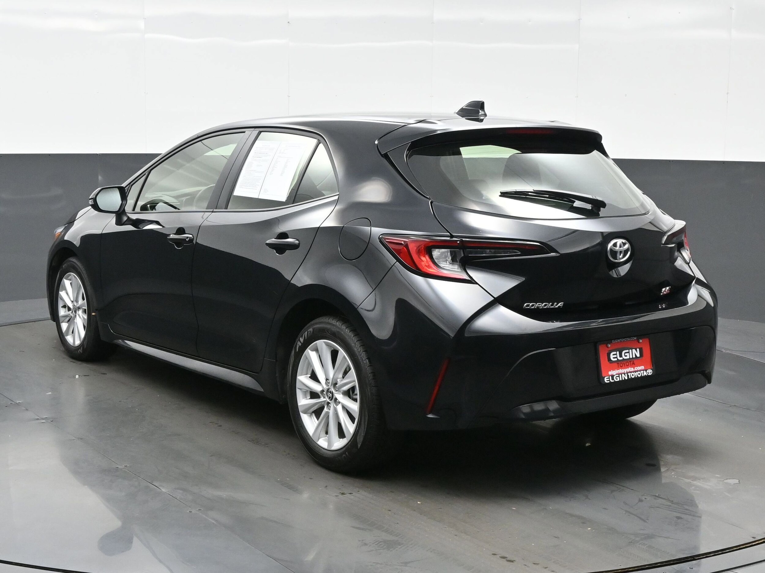 2023 Toyota Corolla SE photo 4