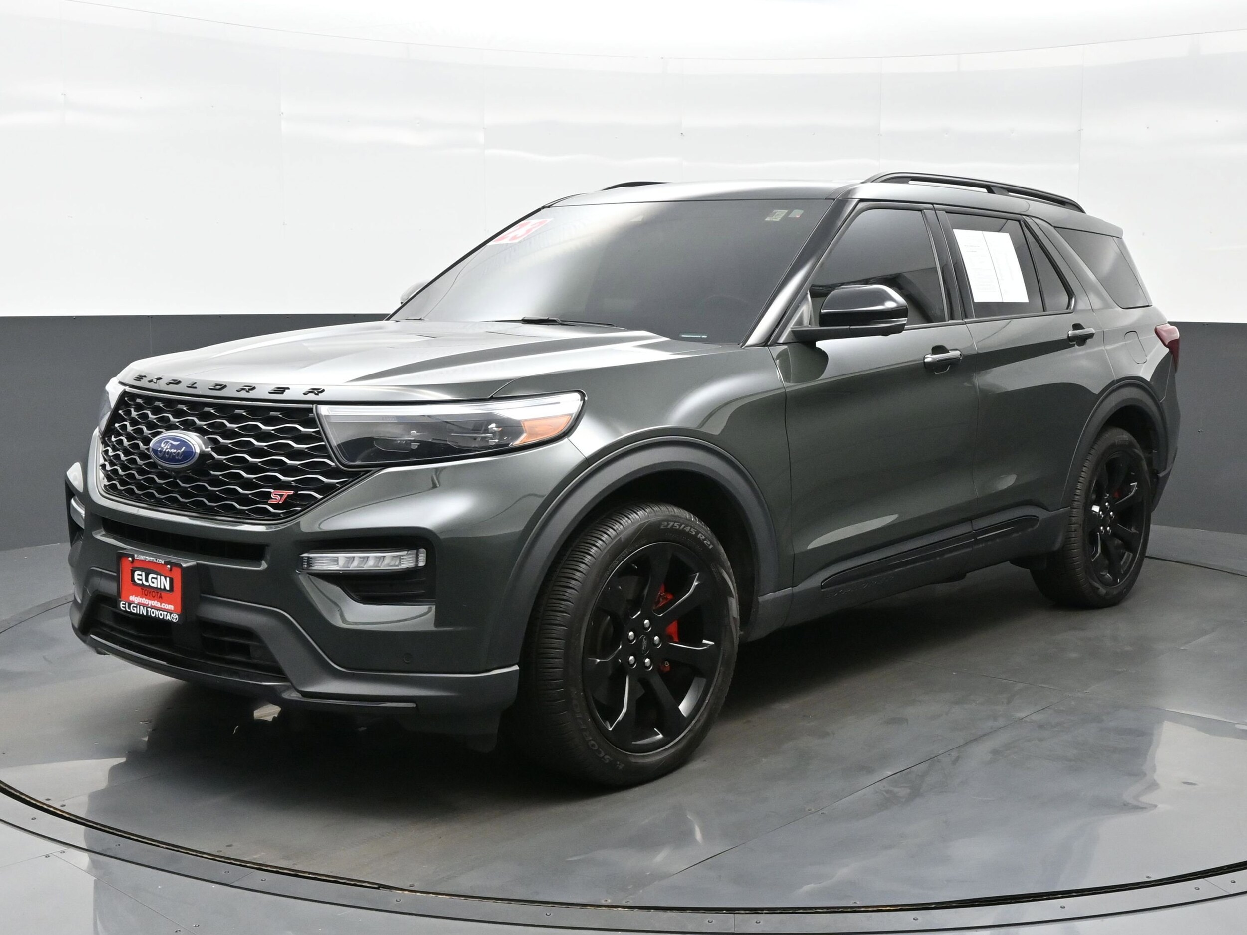 2023 Ford Explorer ST photo 2