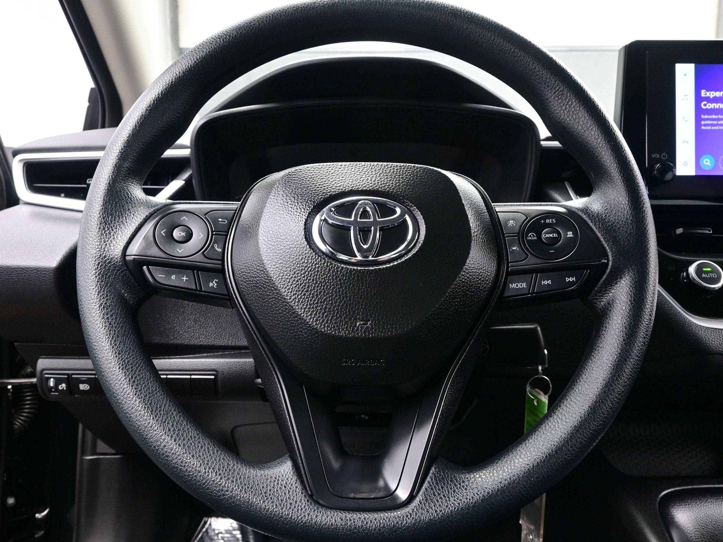 2025 Toyota Corolla LE - Photo 21