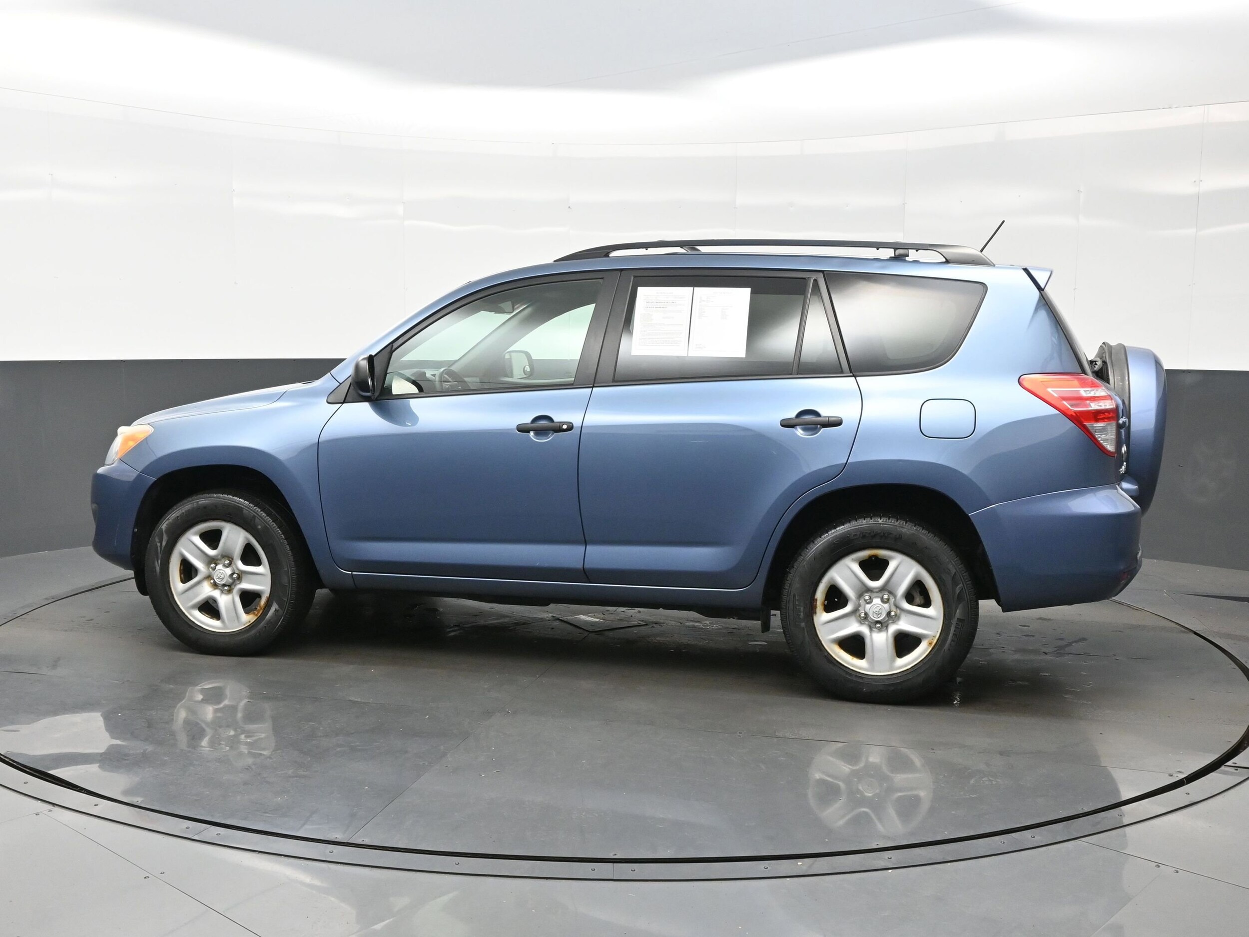 2010 Toyota RAV4 Base photo 2