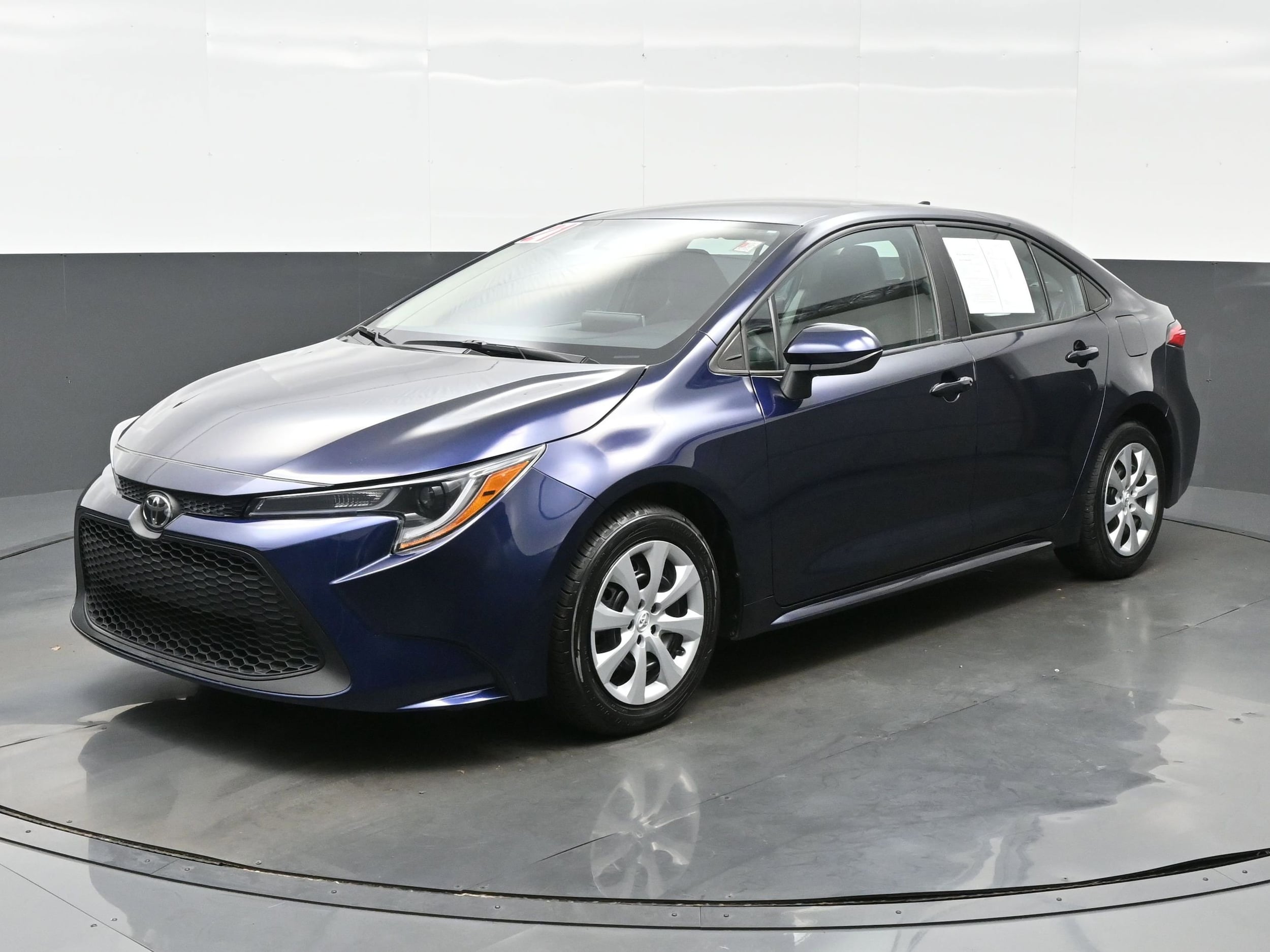 Used 2021 Toyota Corolla LE with VIN 5YFEPMAE5MP188366 for sale in Streamwood, IL