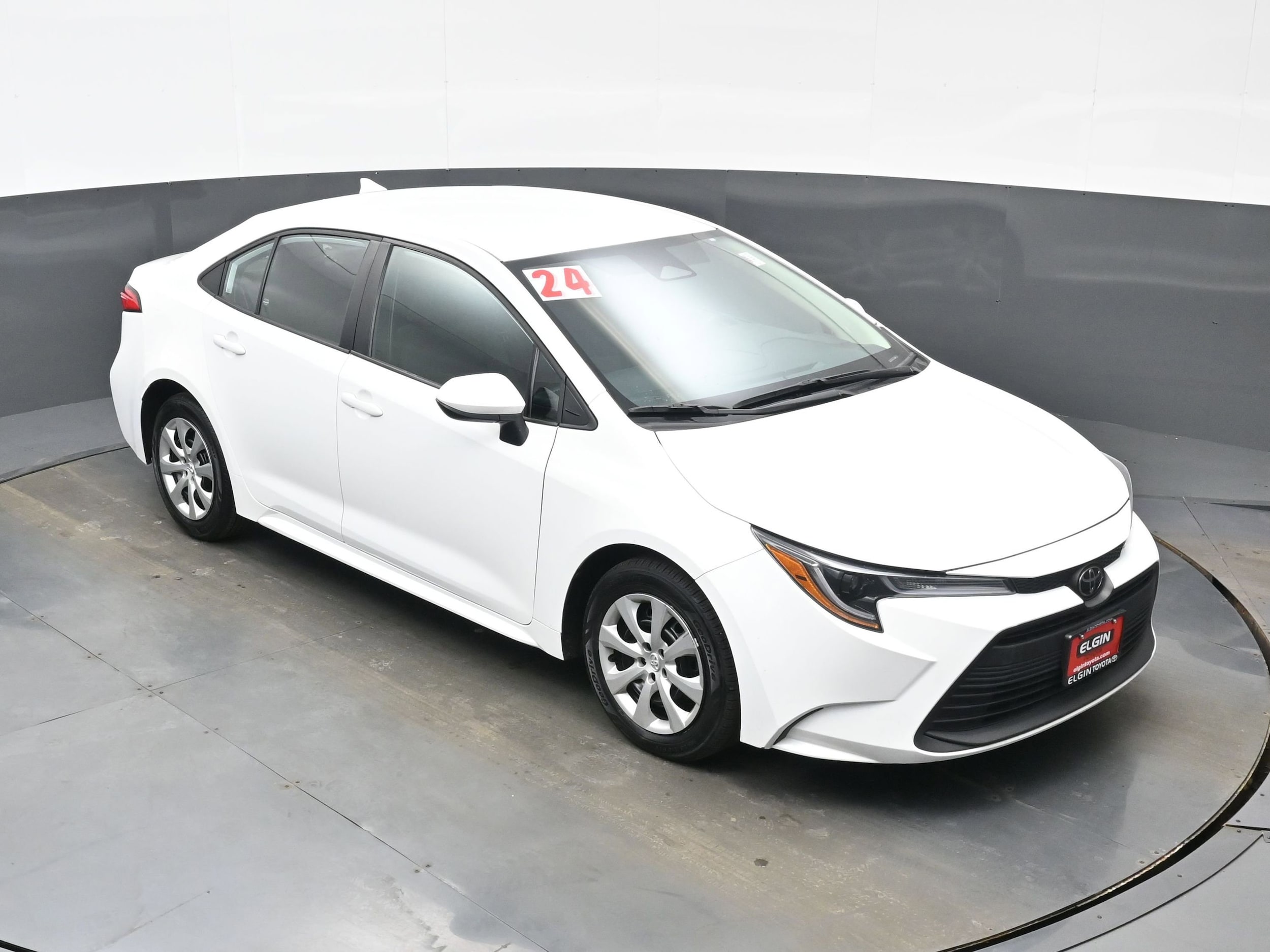 2024 Toyota Corolla LE - Photo 32