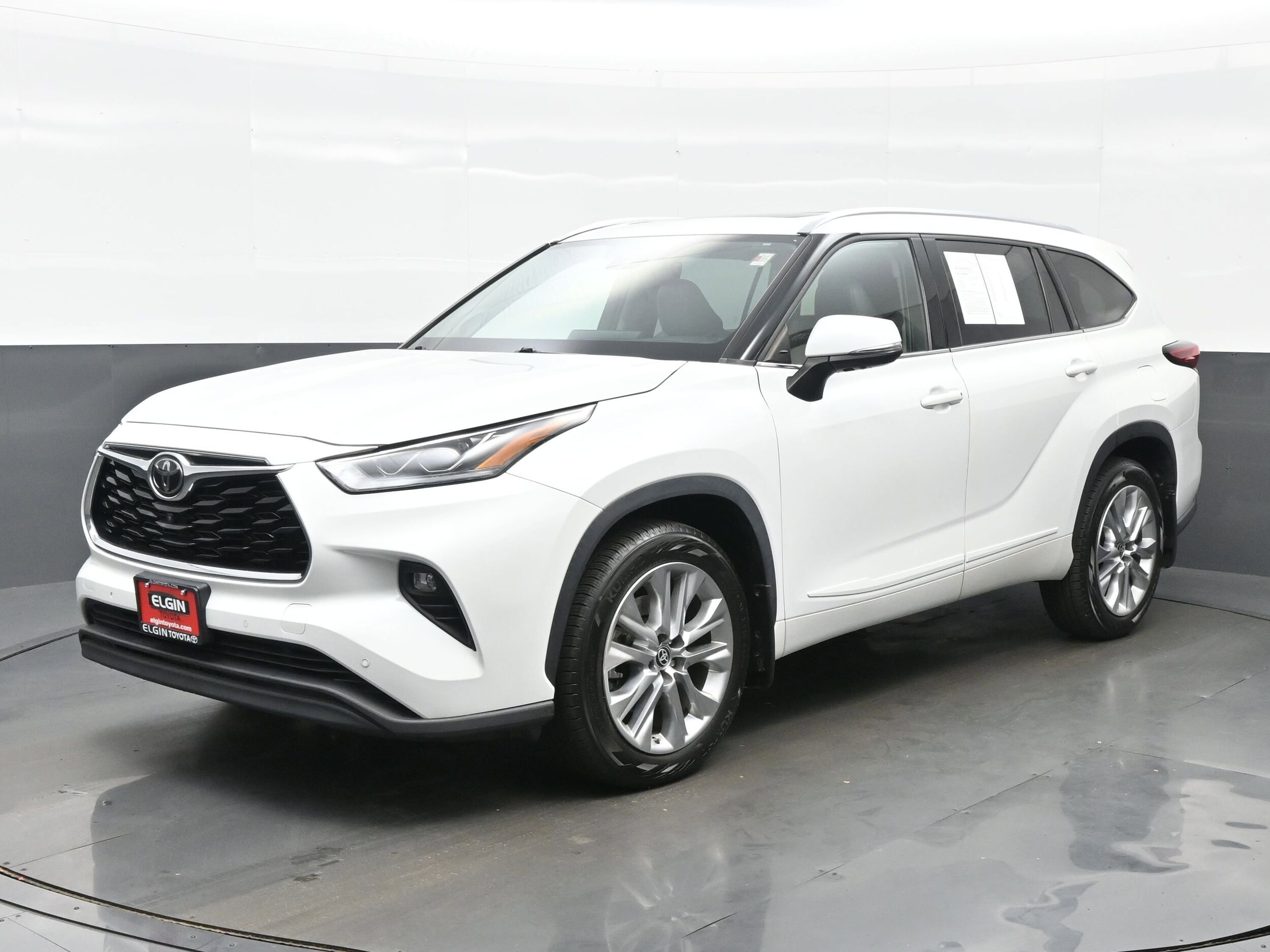 2022 Toyota Highlander Limited photo 2