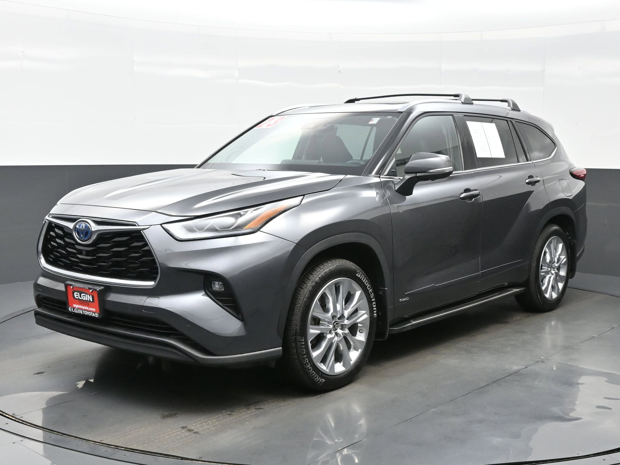Used 2023 Toyota Highlander Limited with VIN 5TDXBRCHXPS111340 for sale in Streamwood, IL