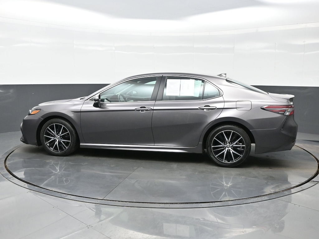 Used 2023 Toyota Camry Hybrid SE Sedan