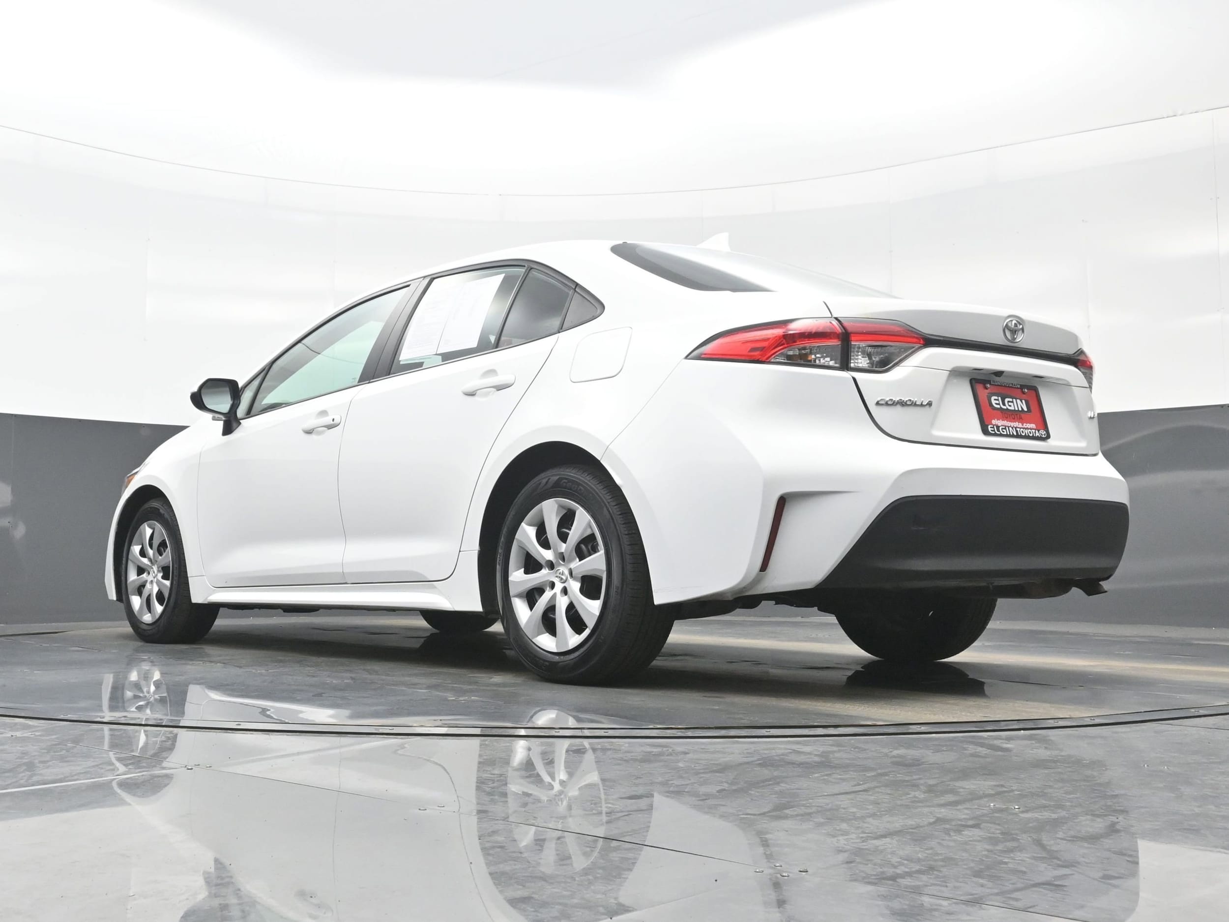 2024 Toyota Corolla LE - Photo 28