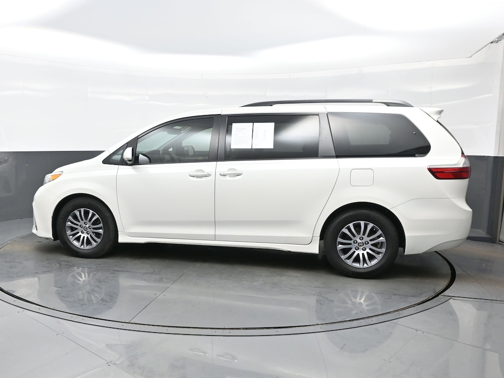 Used 2020 Toyota Sienna XLE Van