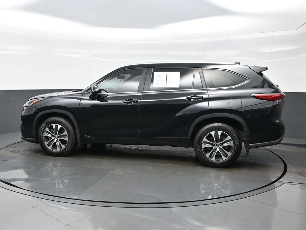 Used 2023 Toyota Highlander Hybrid XLE SUV