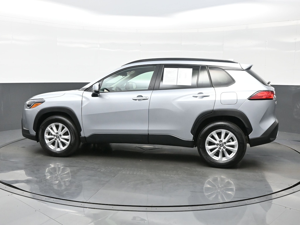 Used 2024 Toyota Corolla Cross LE SUV