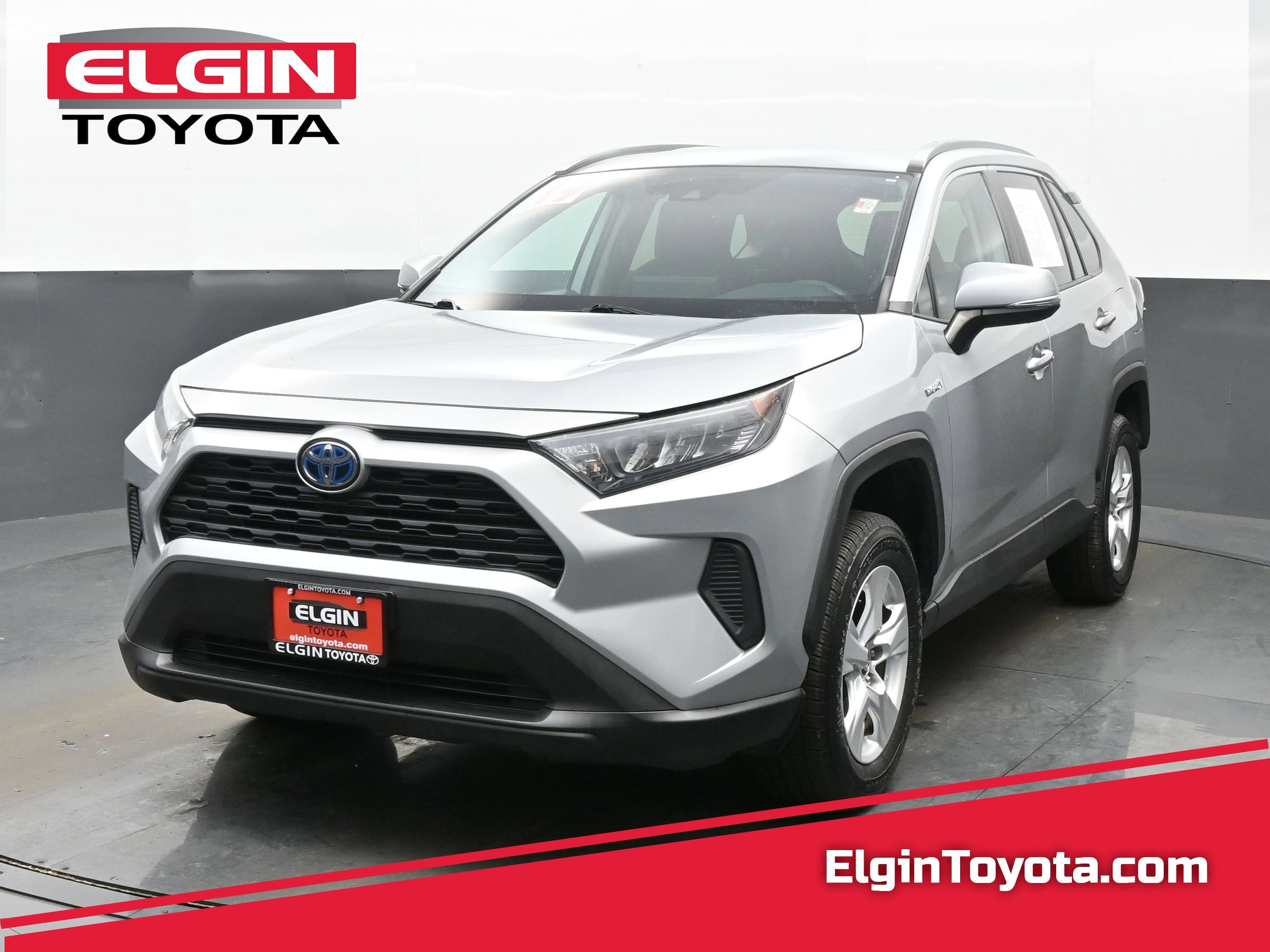 2019 Toyota RAV4 LE's photo
