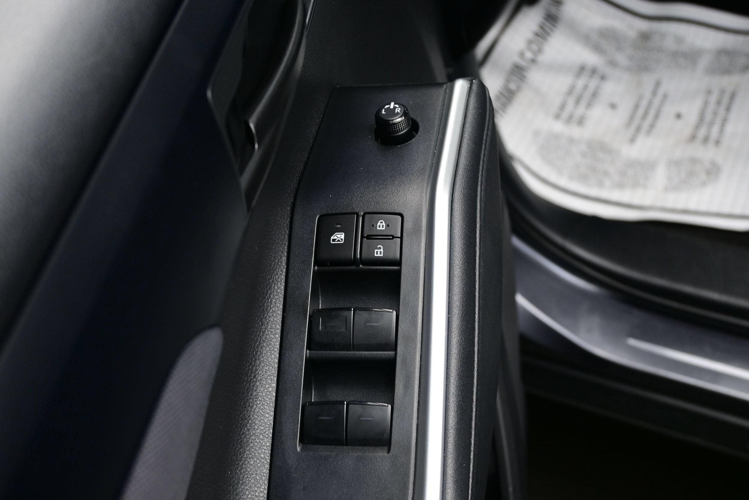 2024 Toyota Highlander LE - Photo 10