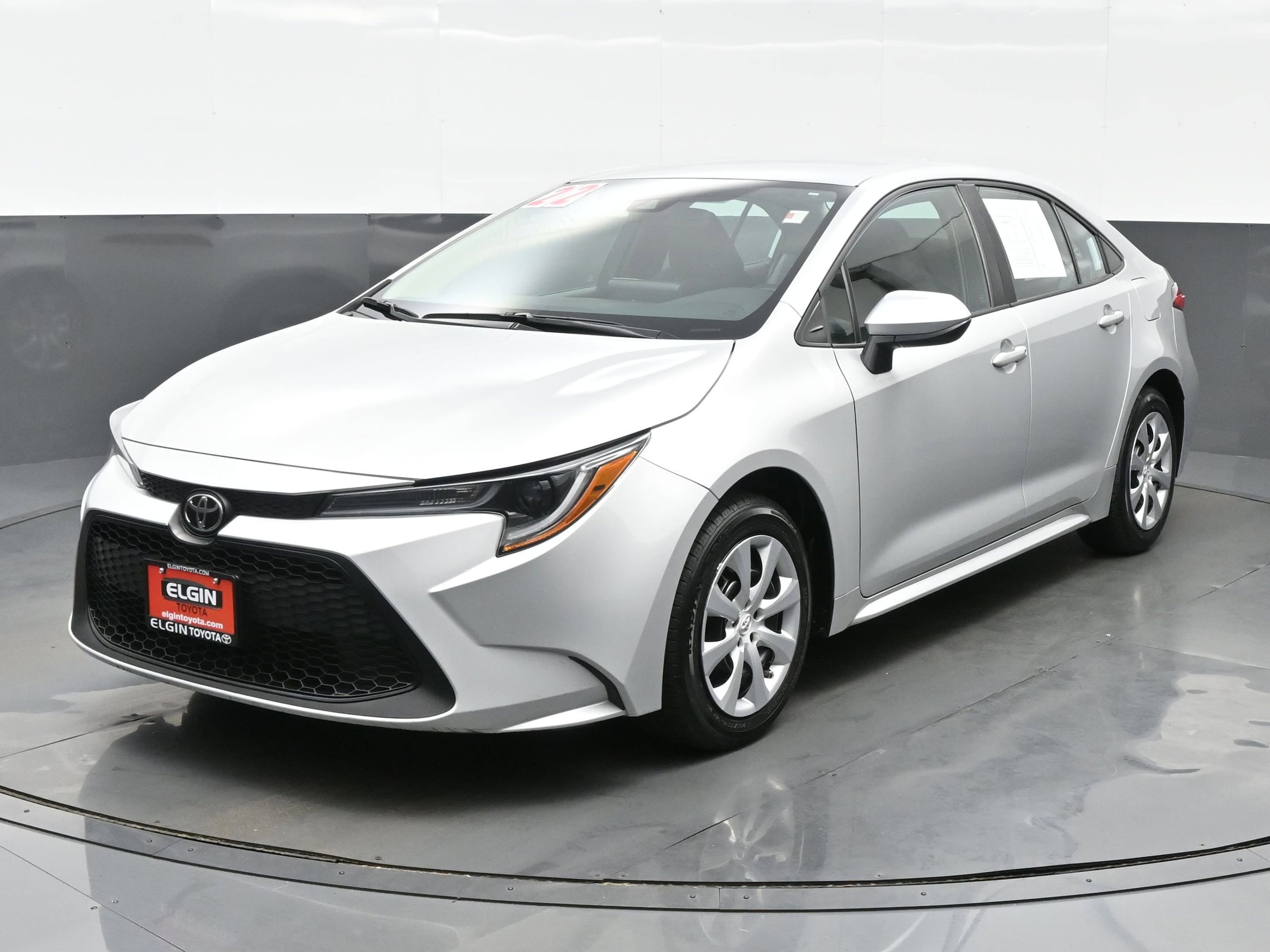 Used 2022 Toyota Corolla LE with VIN 5YFEPMAE0NP360031 for sale in Streamwood, IL