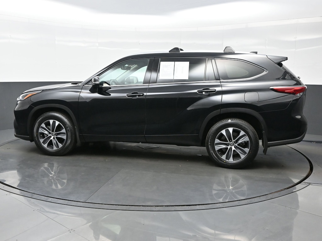 Used 2022 Toyota Highlander XLE SUV