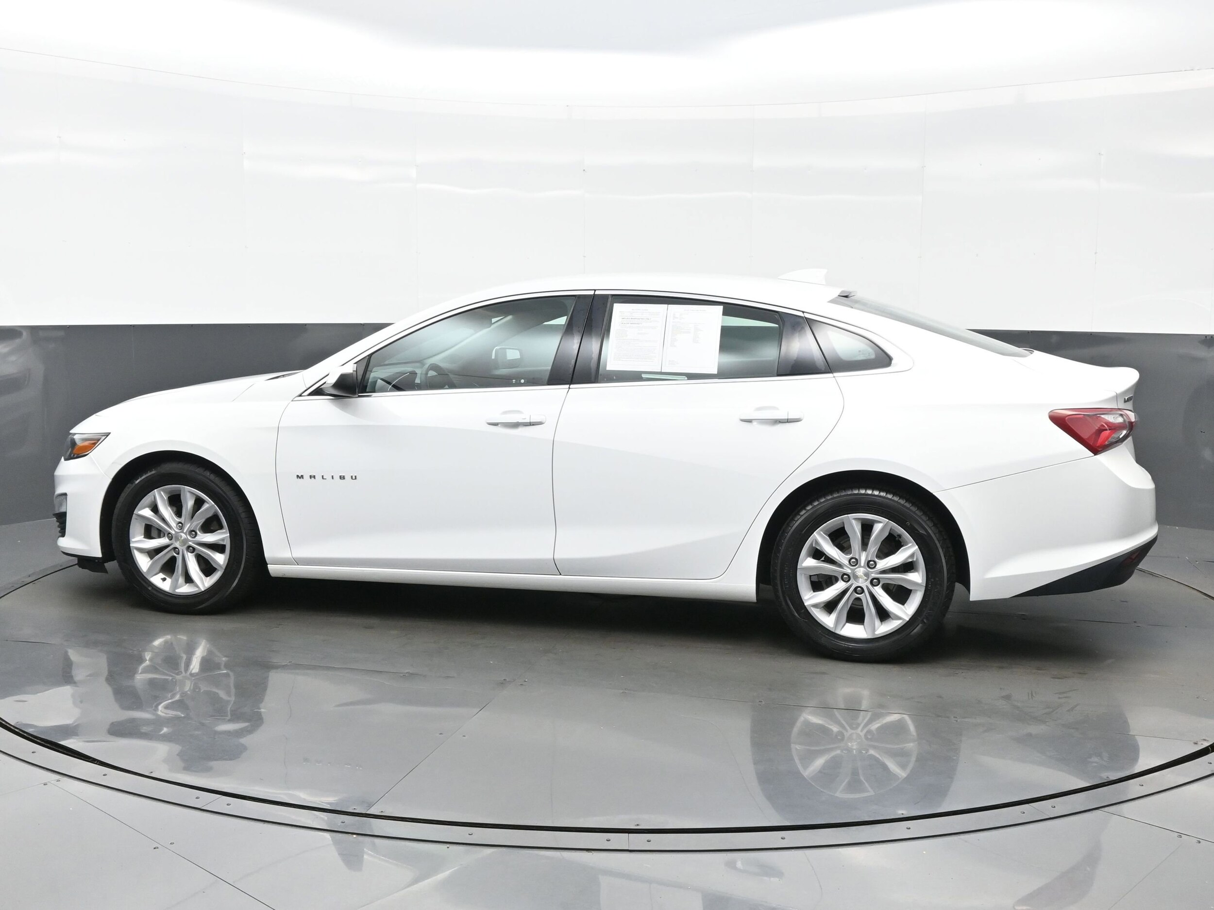 2019 Chevrolet Malibu 1LT photo 3