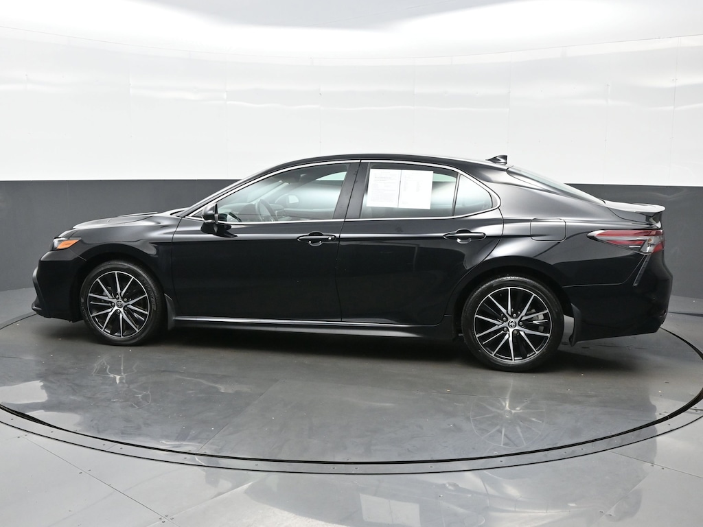 Used 2023 Toyota Camry SE Sedan