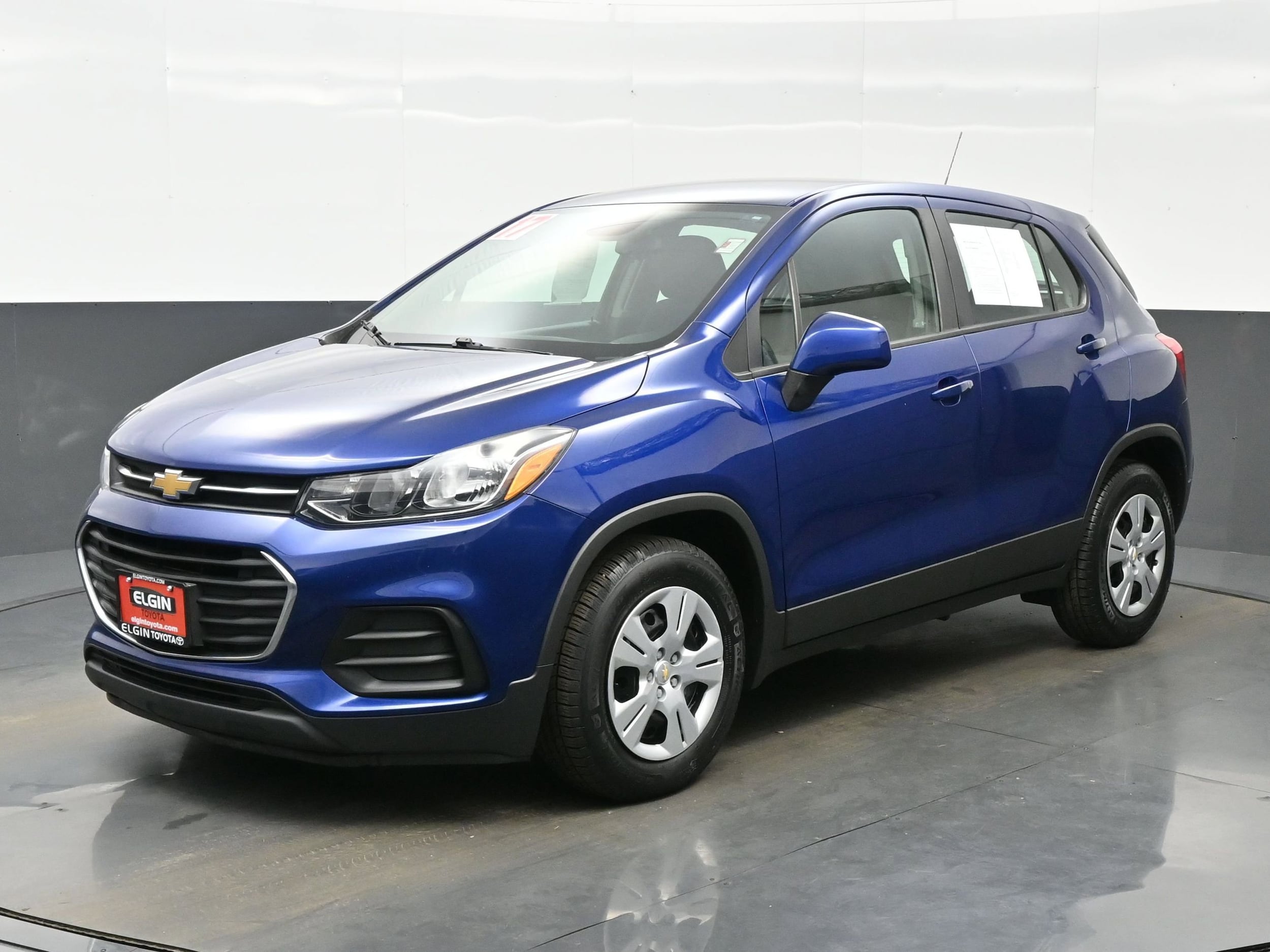 Used 2017 Chevrolet Trax LS with VIN 3GNCJKSB1HL182687 for sale in Streamwood, IL