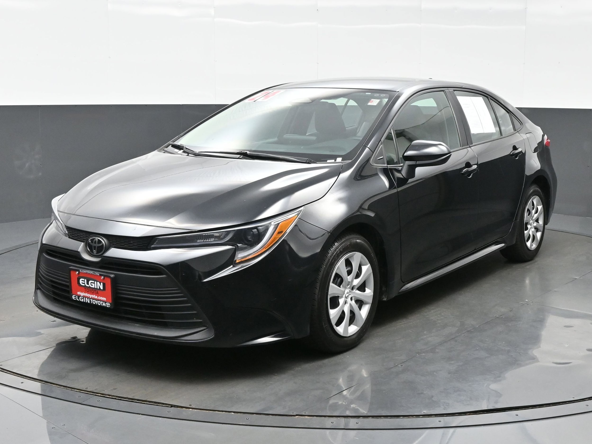 Used 2024 Toyota Corolla LE with VIN 5YFB4MDE3RP142372 for sale in Streamwood, IL