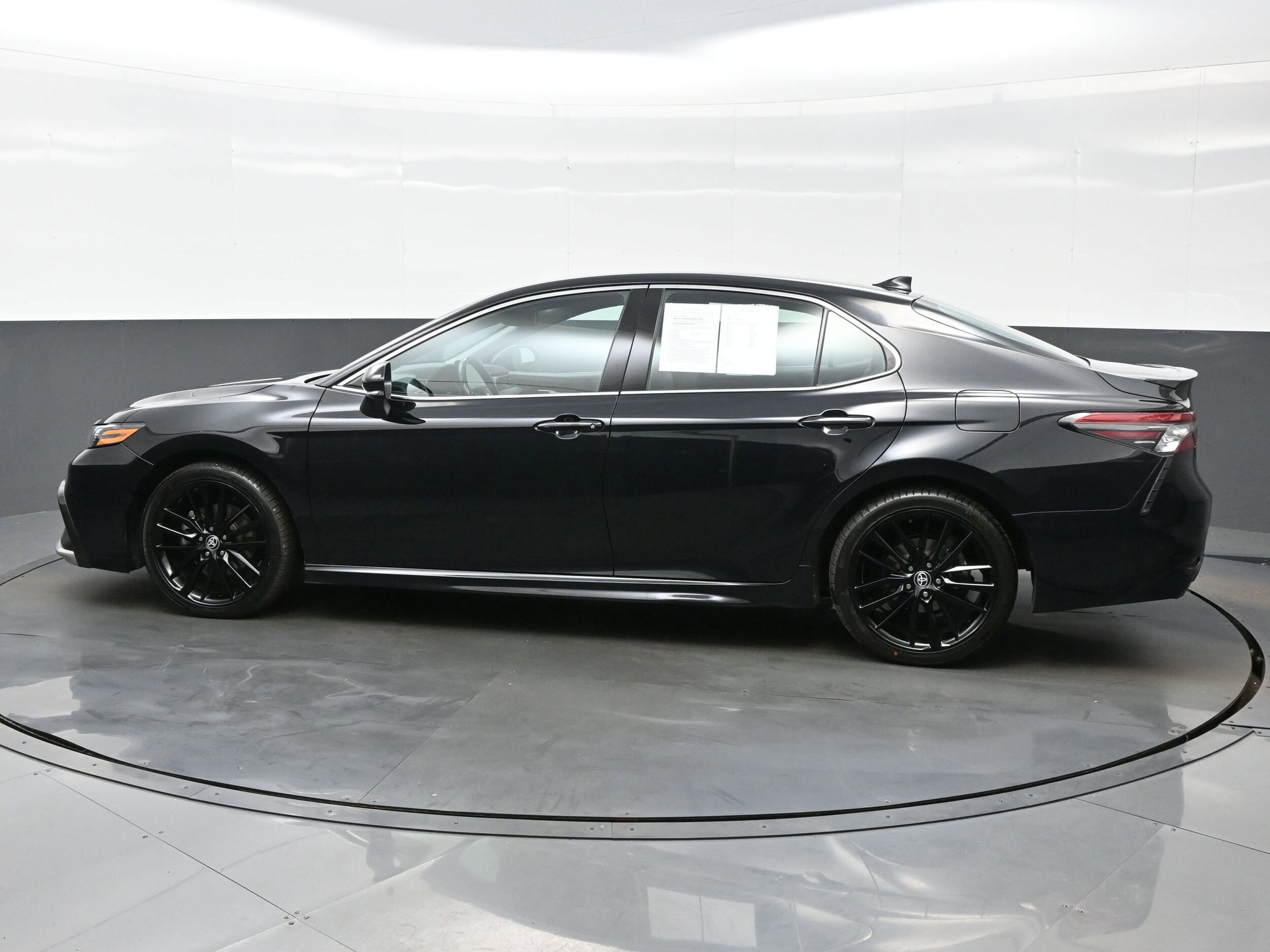 2023 Toyota Camry XSE photo 3