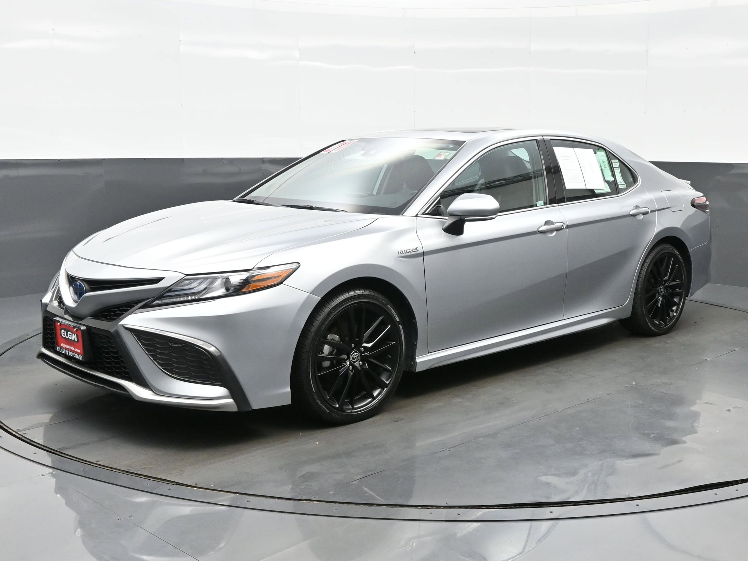 Used 2021 Toyota Camry XSE with VIN 4T1K31AK3MU560160 for sale in Streamwood, IL