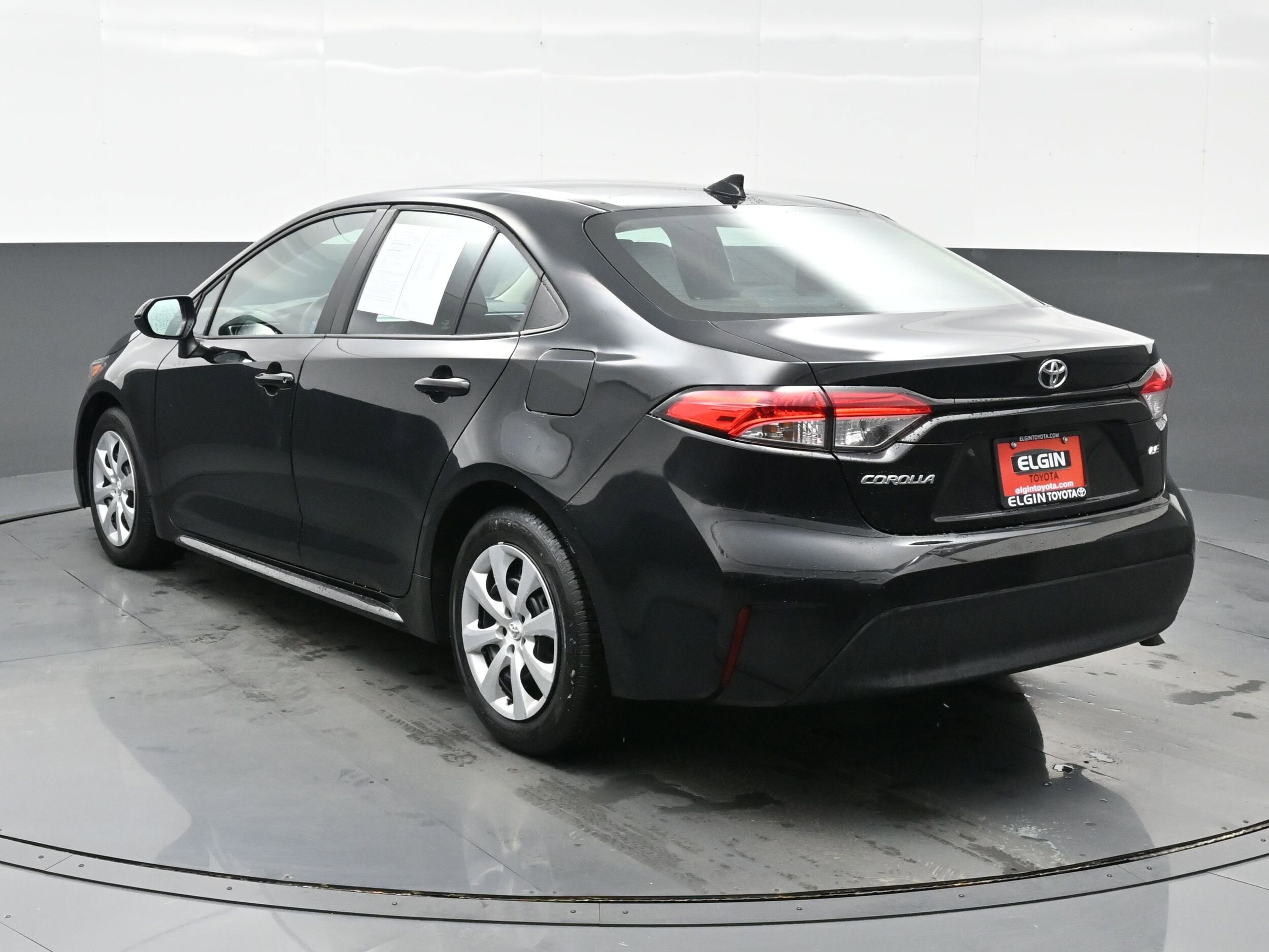 2023 Toyota Corolla LE photo 4