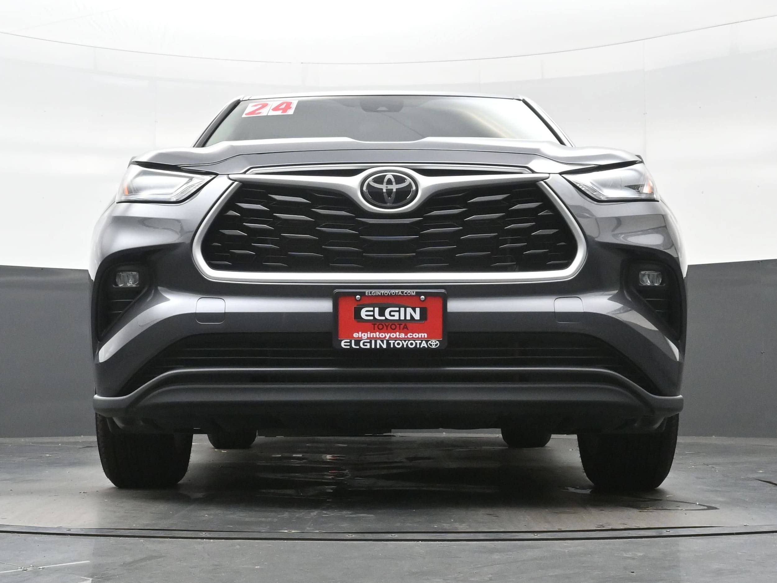 2024 Toyota Highlander LE - Photo 28