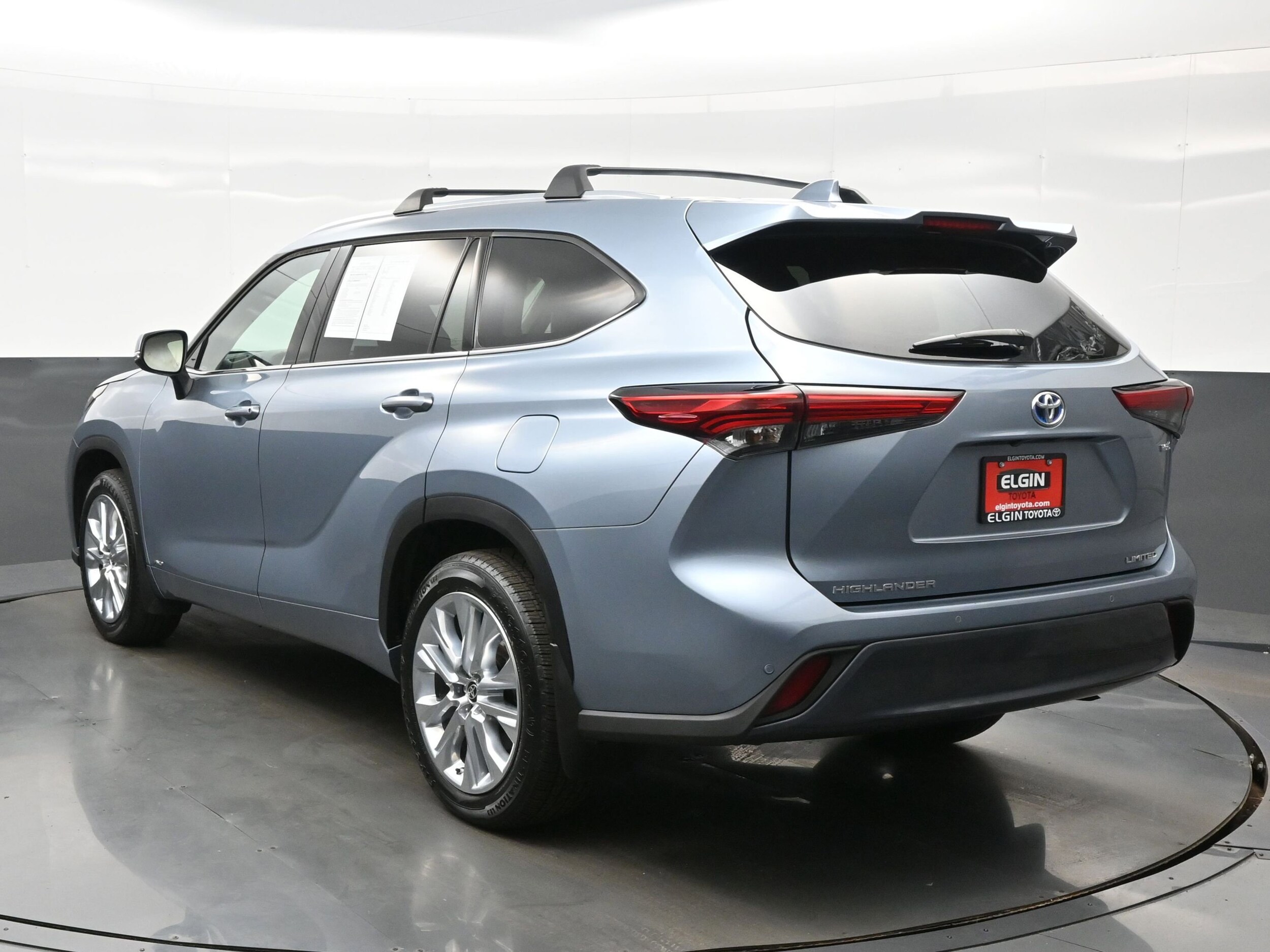 2022 Toyota Highlander Hybrid Limited photo 4