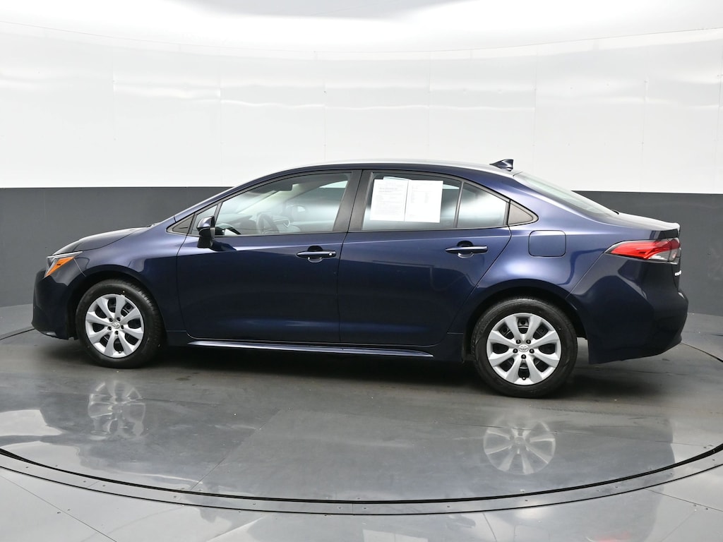 Used 2022 Toyota Corolla LE Sedan