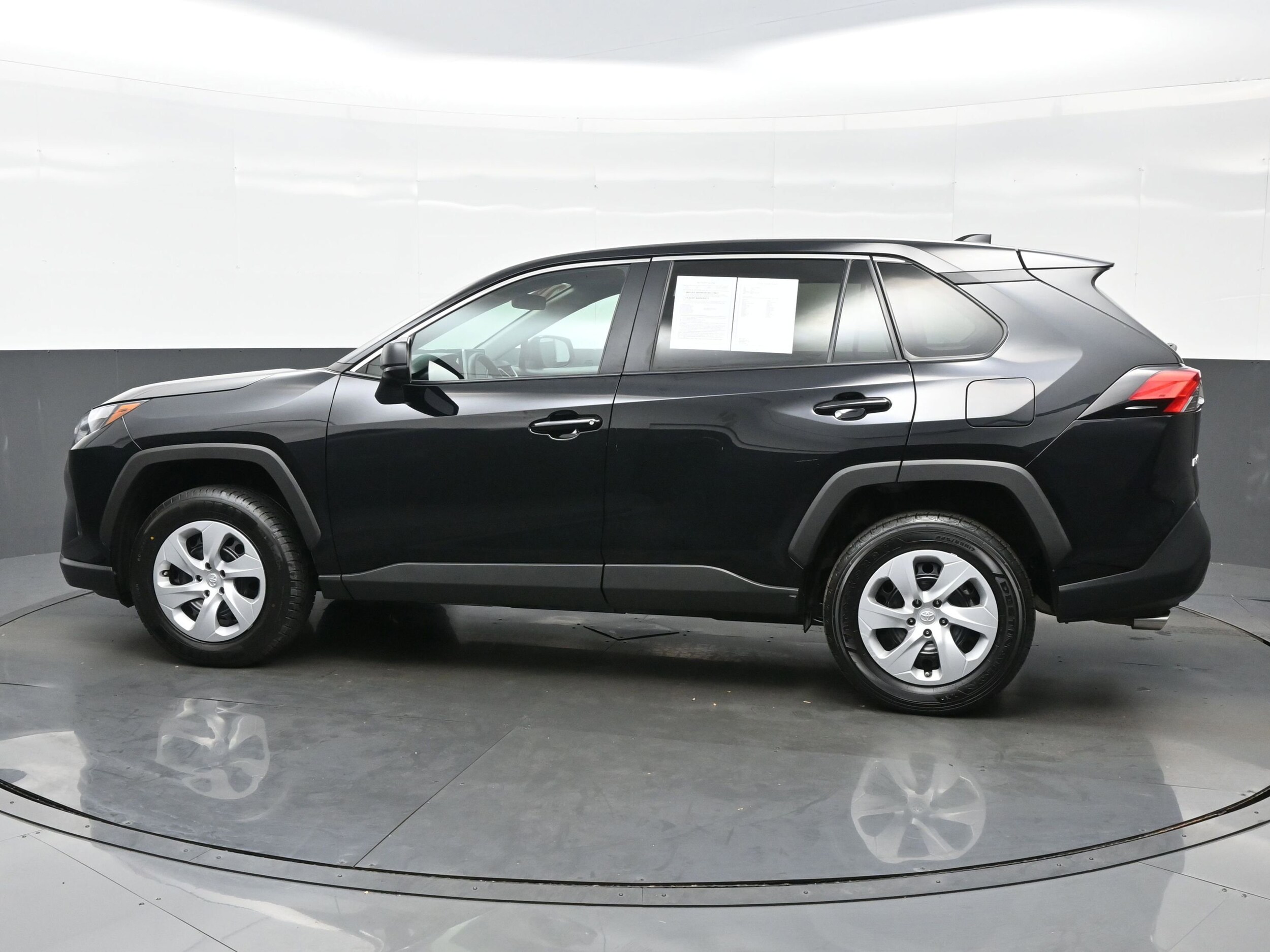 2024 Toyota RAV4 LE photo 3