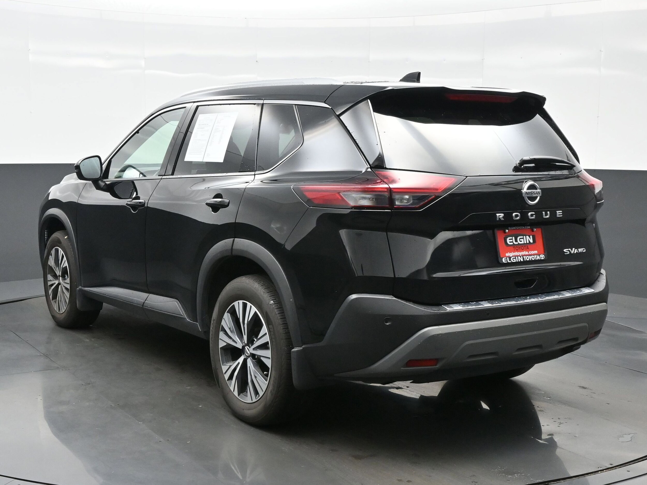 2021 Nissan Rogue SV photo 3