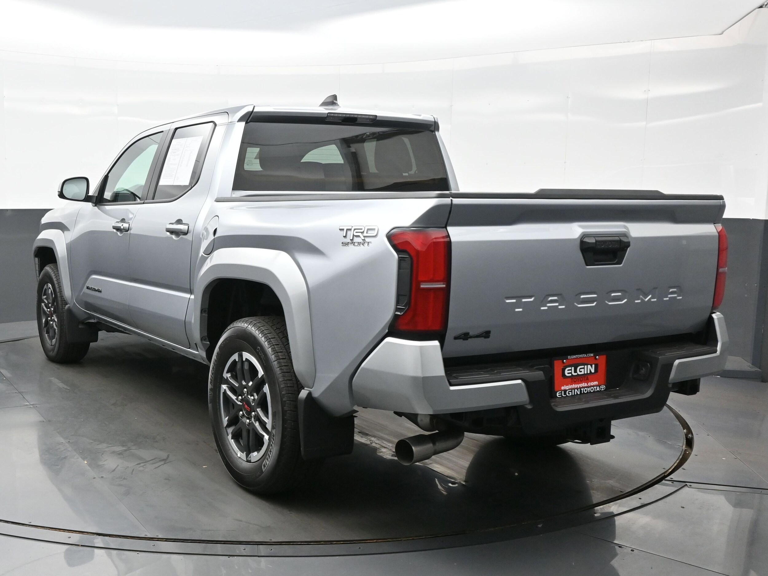2025 Toyota Tacoma TRD Sport photo 4
