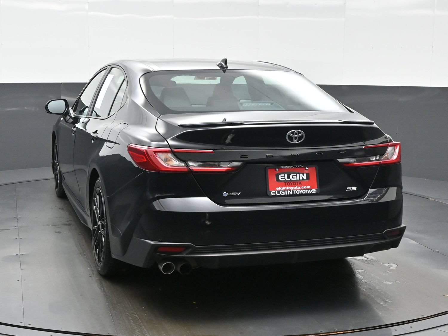 Used 2025 Toyota Camry SE Sedan
