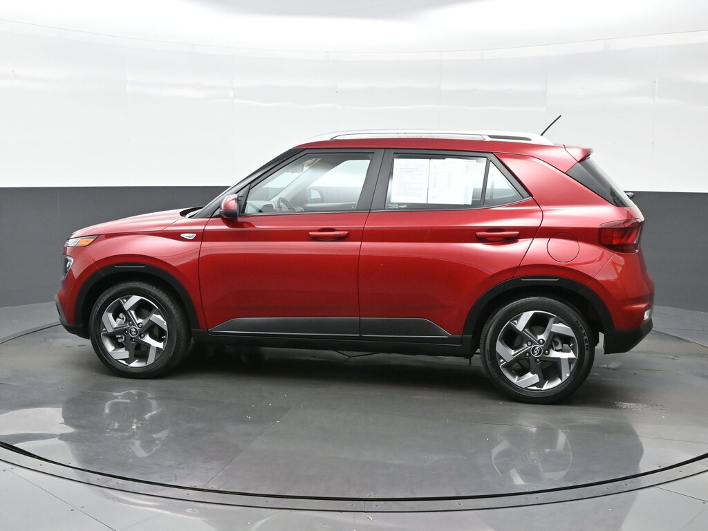 Used 2025 Hyundai Venue Limited SUV