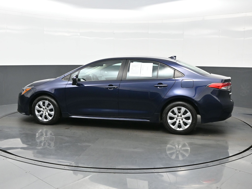 Used 2022 Toyota Corolla LE Sedan