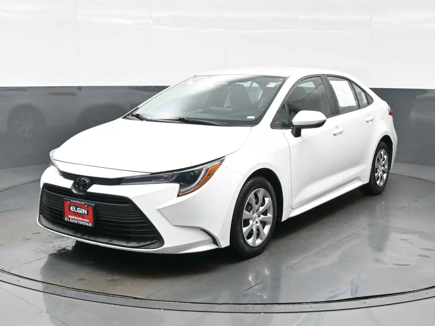 Used 2024 Toyota Corolla LE with VIN 5YFB4MDE1RP165732 for sale in Streamwood, IL