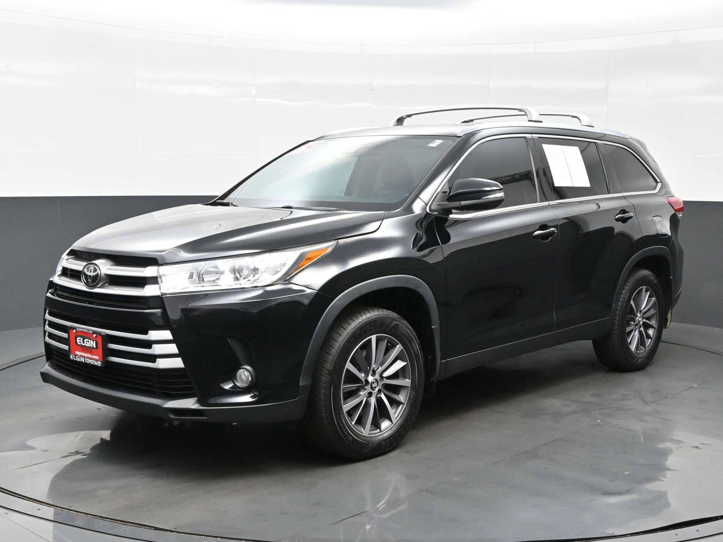2019 Toyota Highlander XLE photo 2