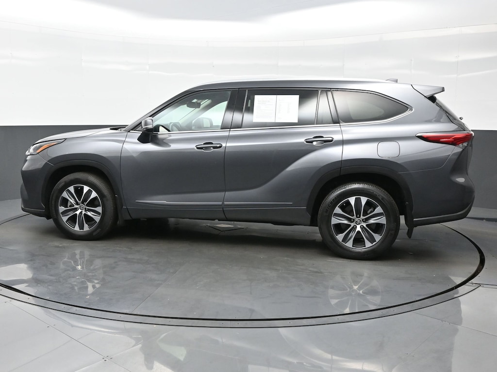 Used 2022 Toyota Highlander XLE SUV