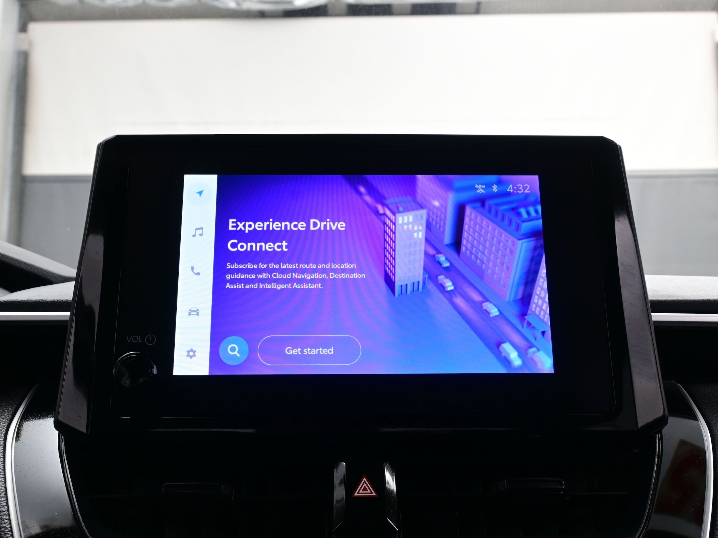 2025 Toyota Corolla LE - Photo 18